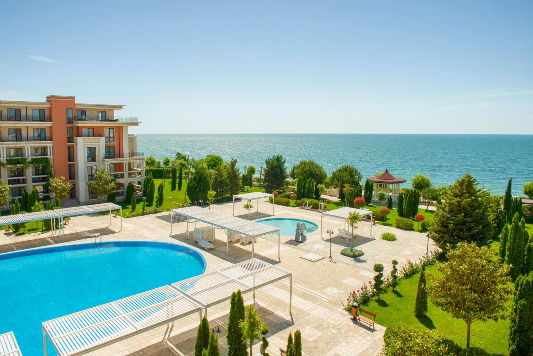 Prestige Beach First Line Apartments in Saint Vlas
