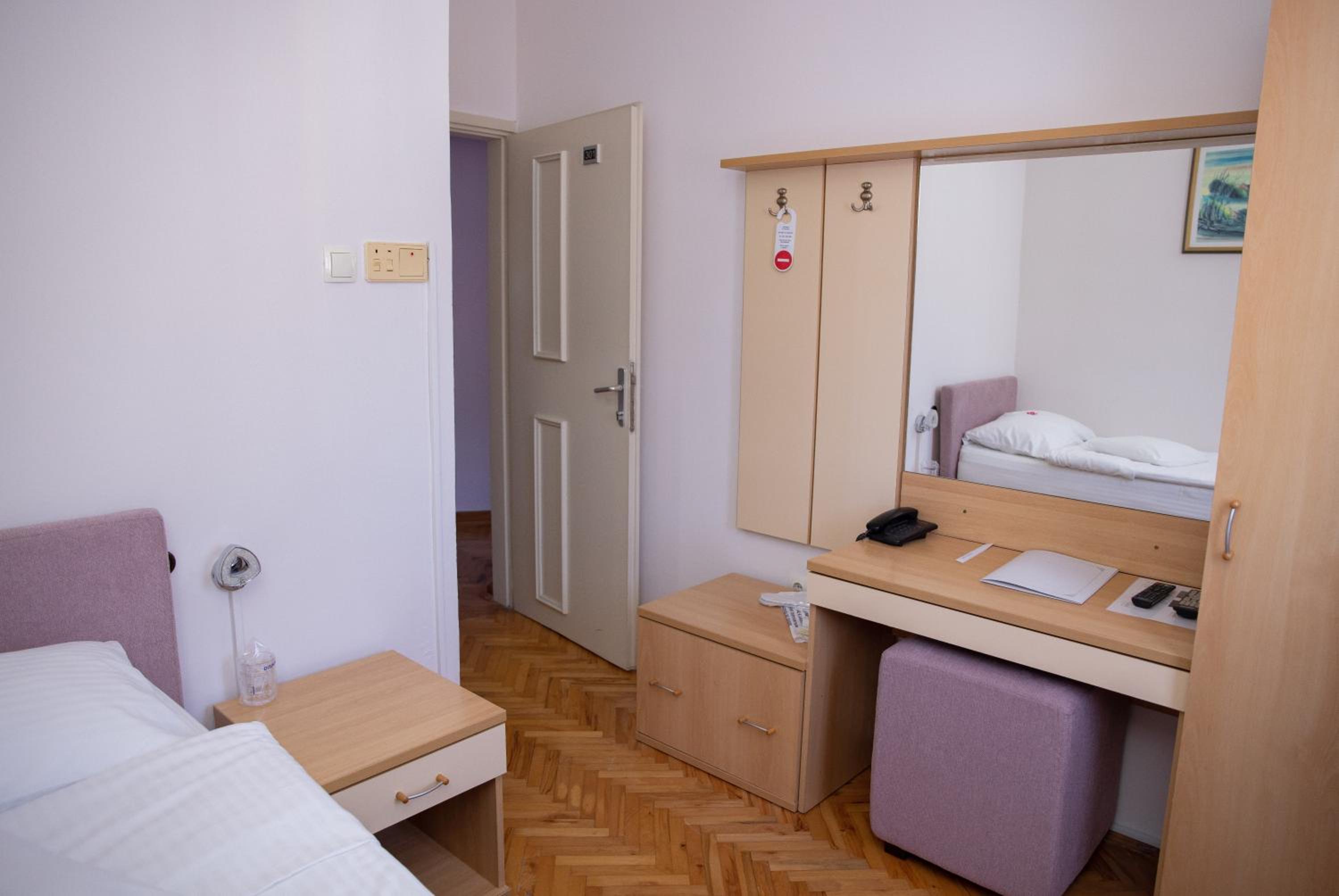Motel New Sanatron