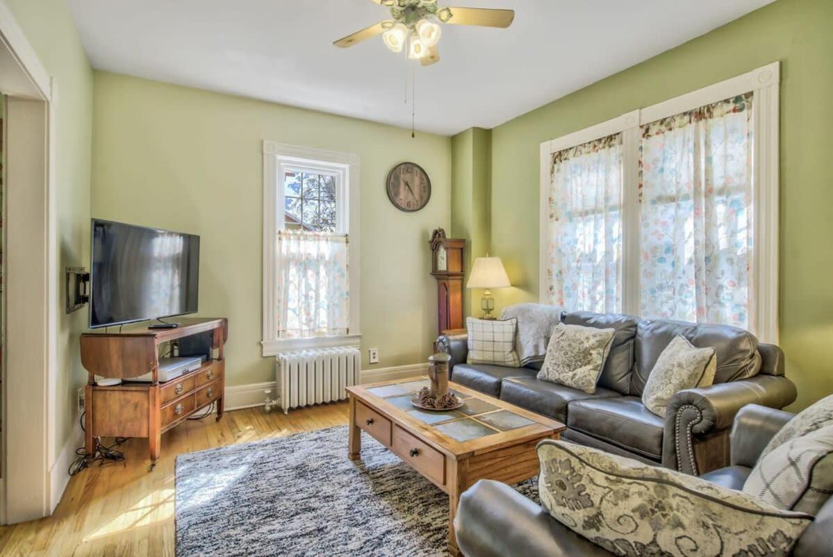 Victorian Charm With Hot Tub & Fire Pit Downtown