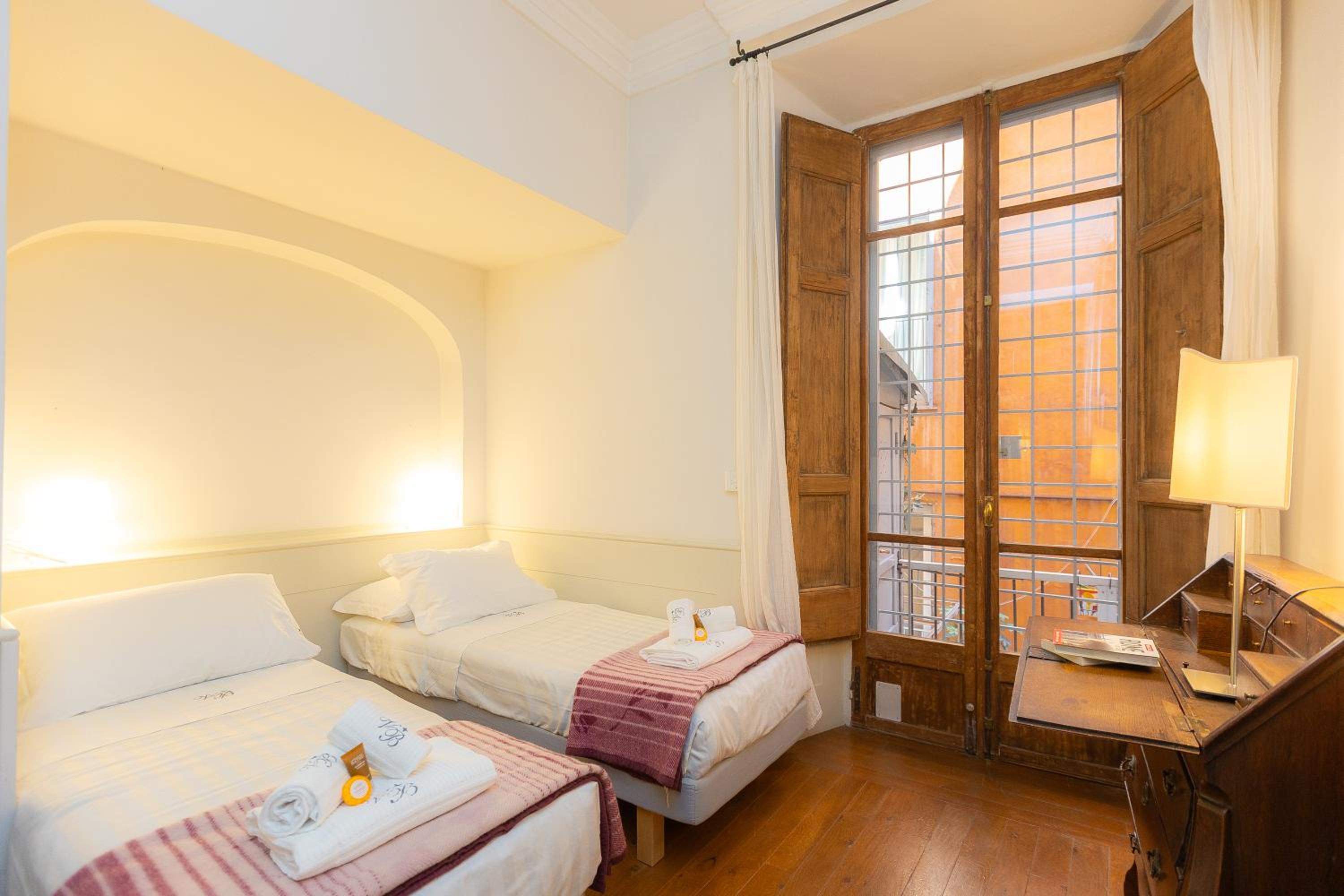 Frattina Atmosphere by Rental in Rome