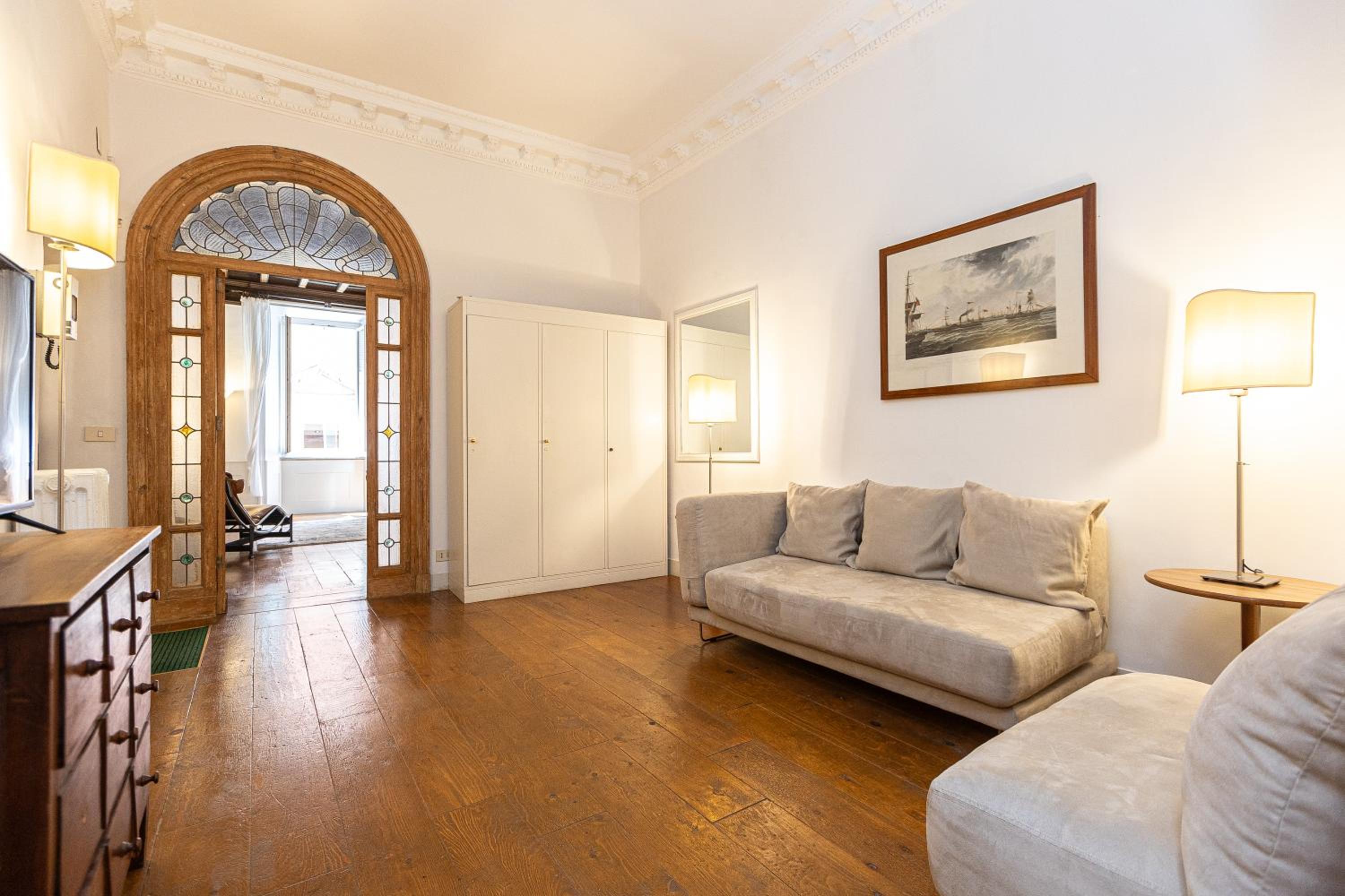 Frattina Atmosphere by Rental in Rome