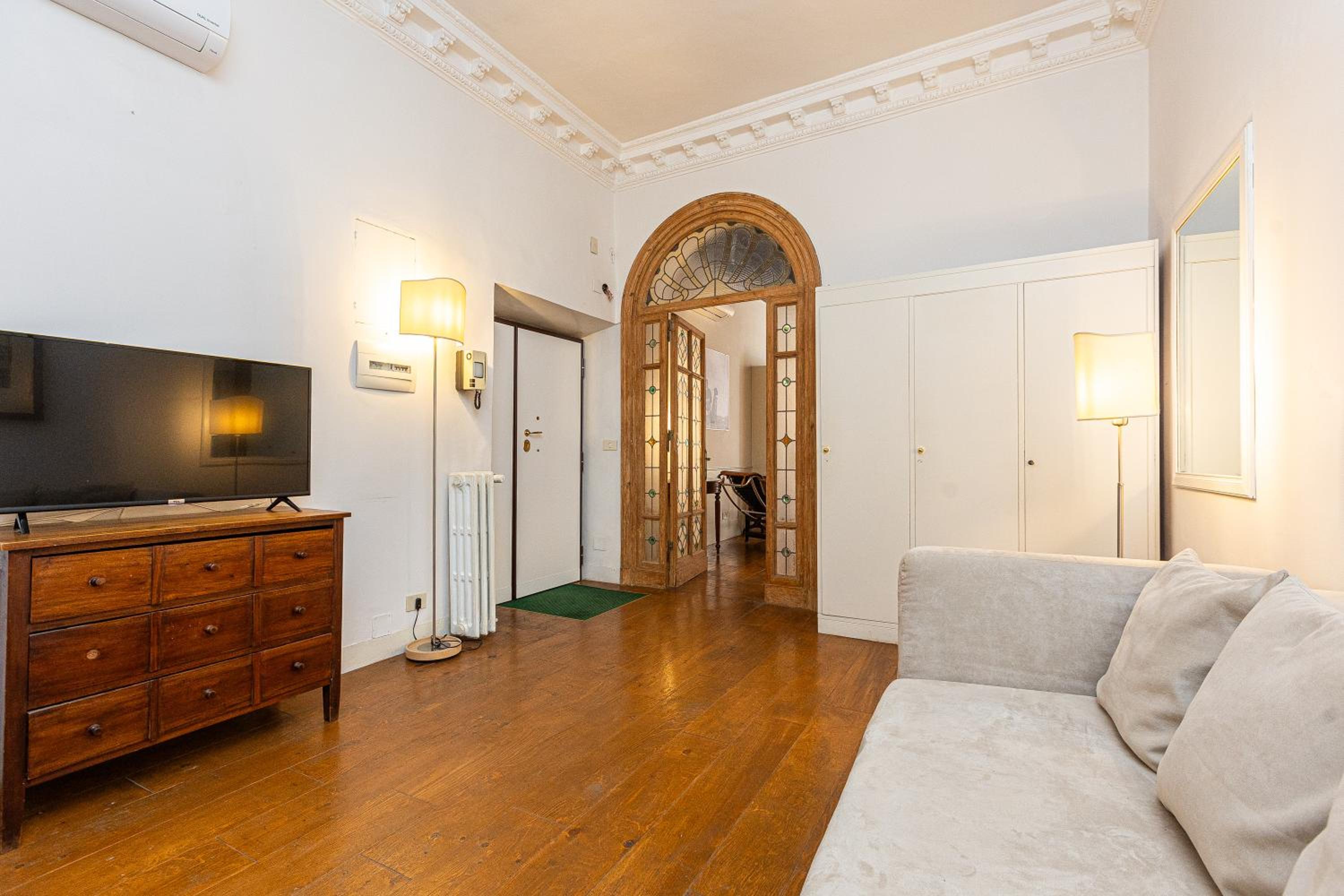 Frattina Atmosphere by Rental in Rome