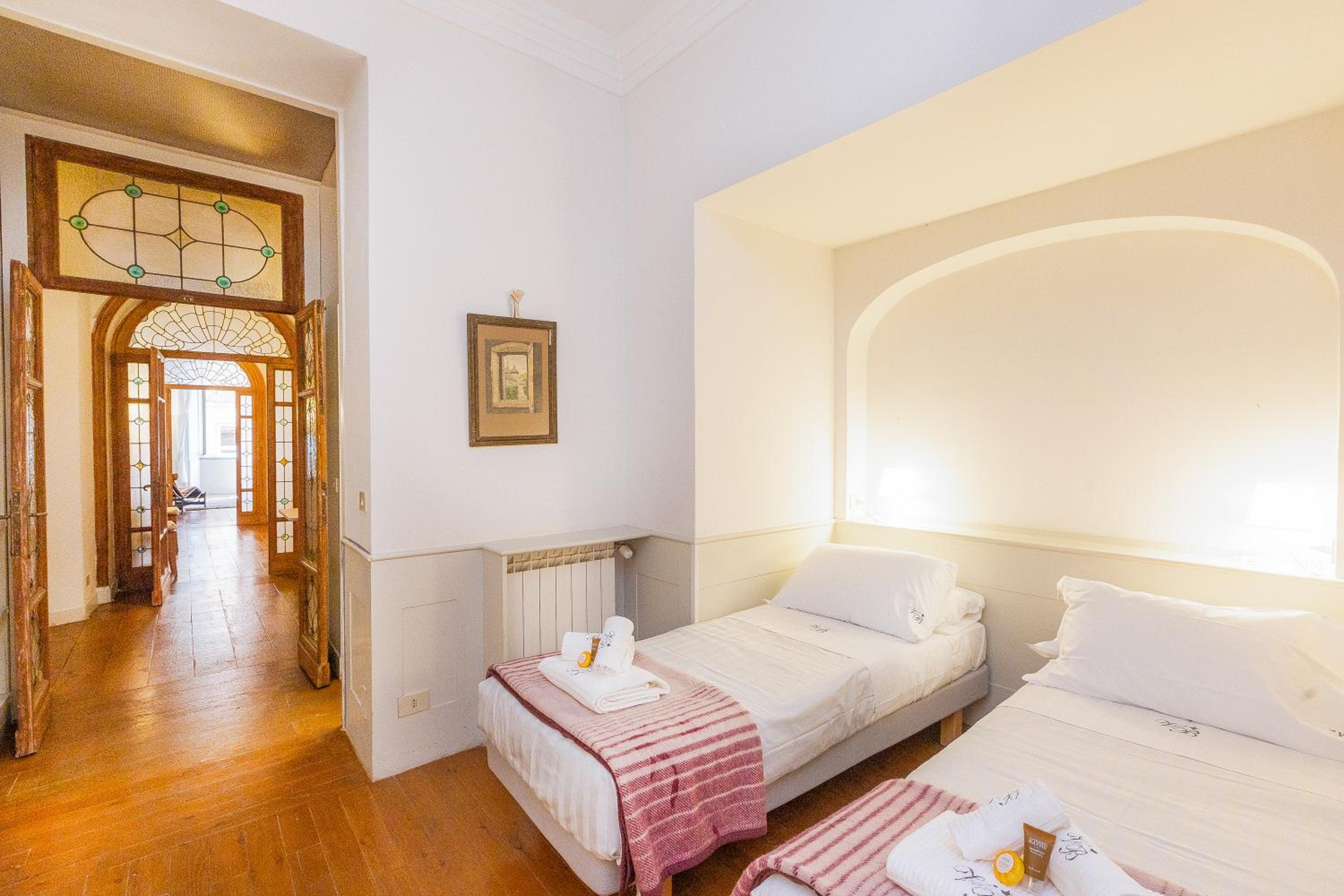 Frattina Atmosphere by Rental in Rome