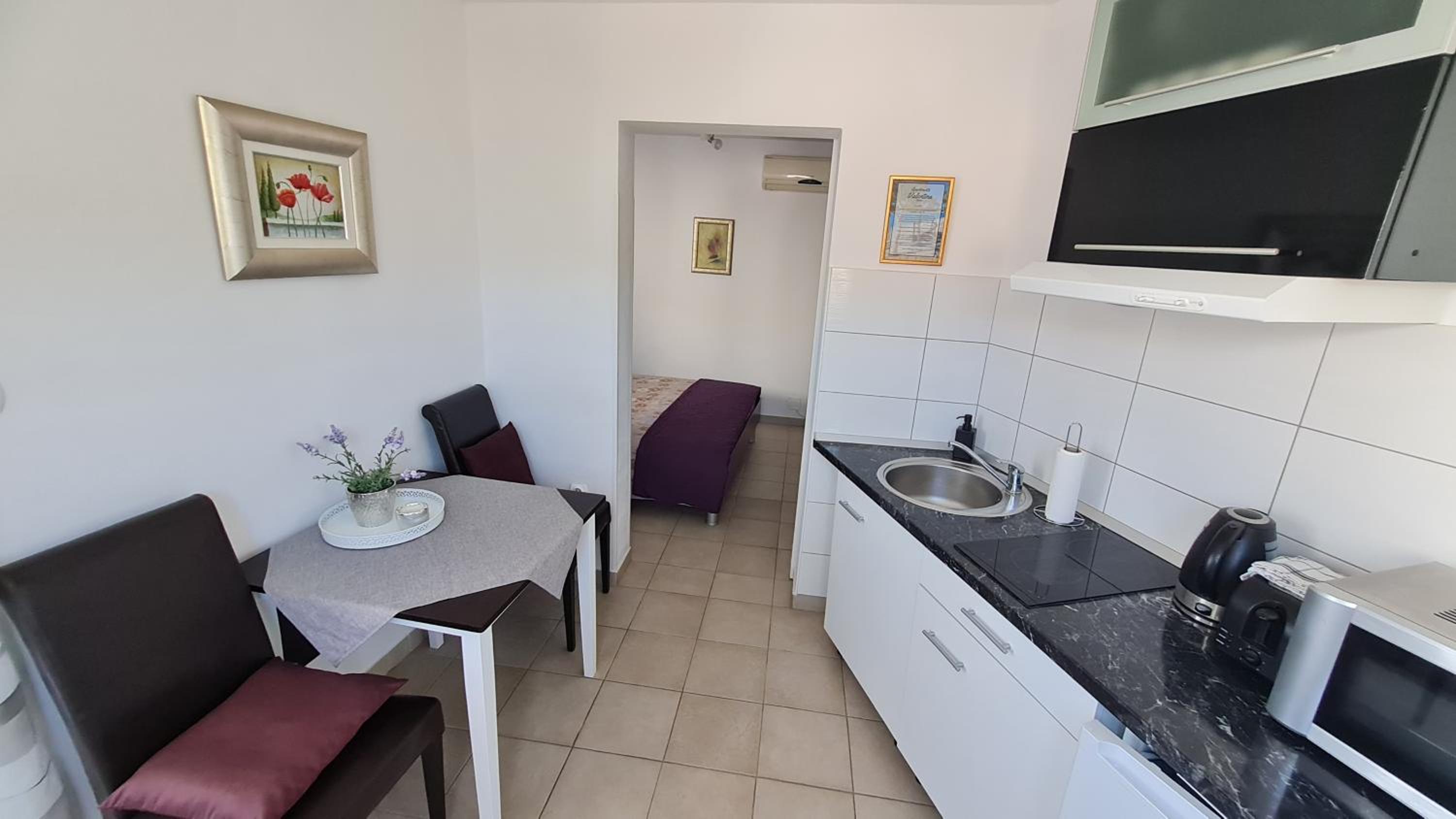 Apartments Valentina Tisno view 3