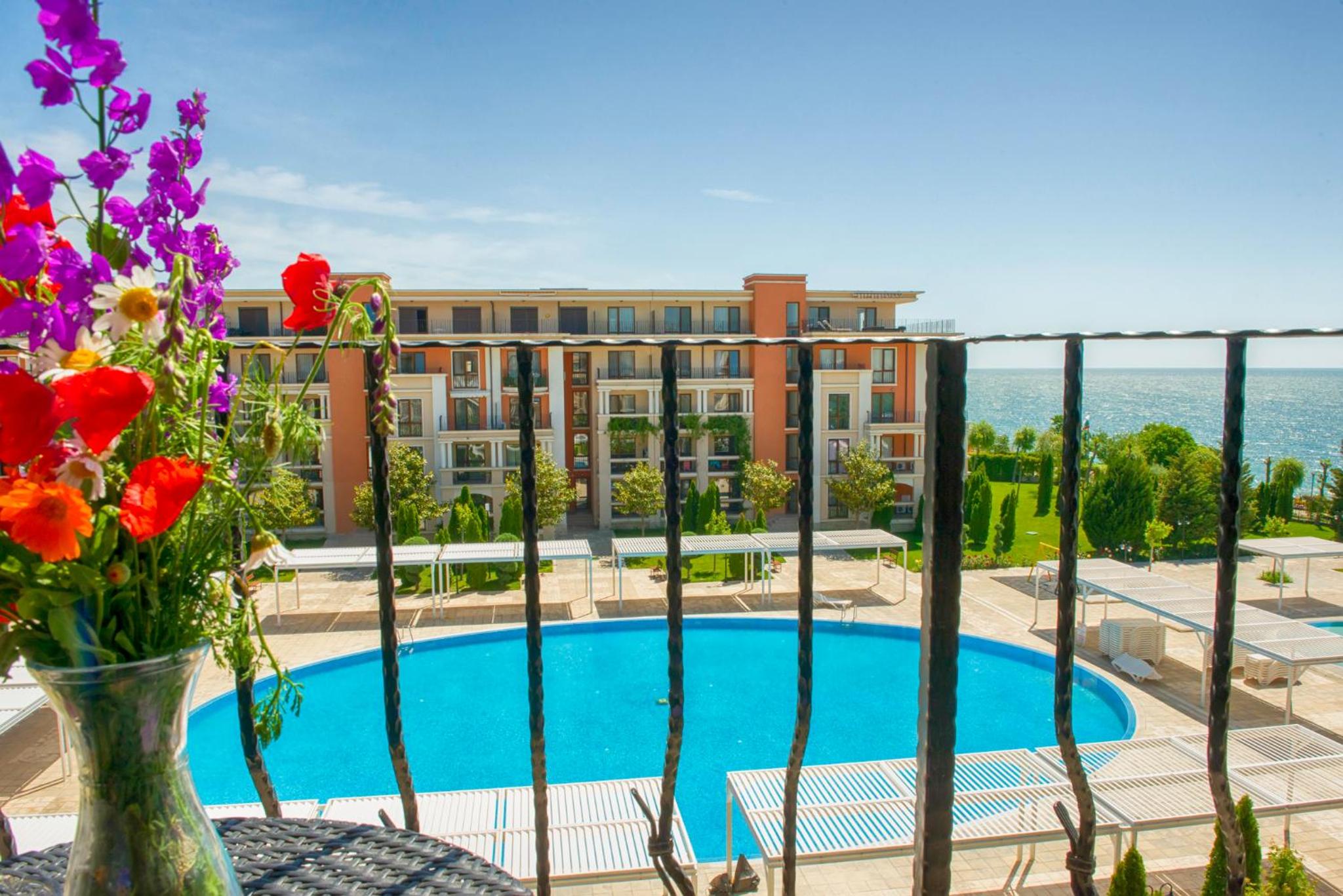 Prestige Beach First Line Apartments in Saint Vlas