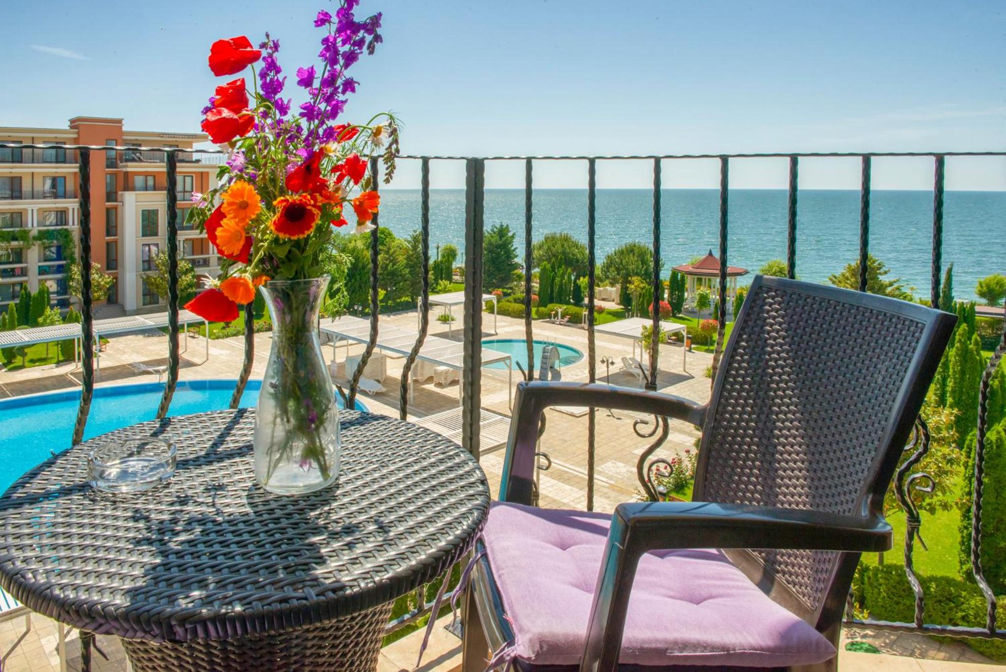 Prestige Beach First Line Apartments in Saint Vlas