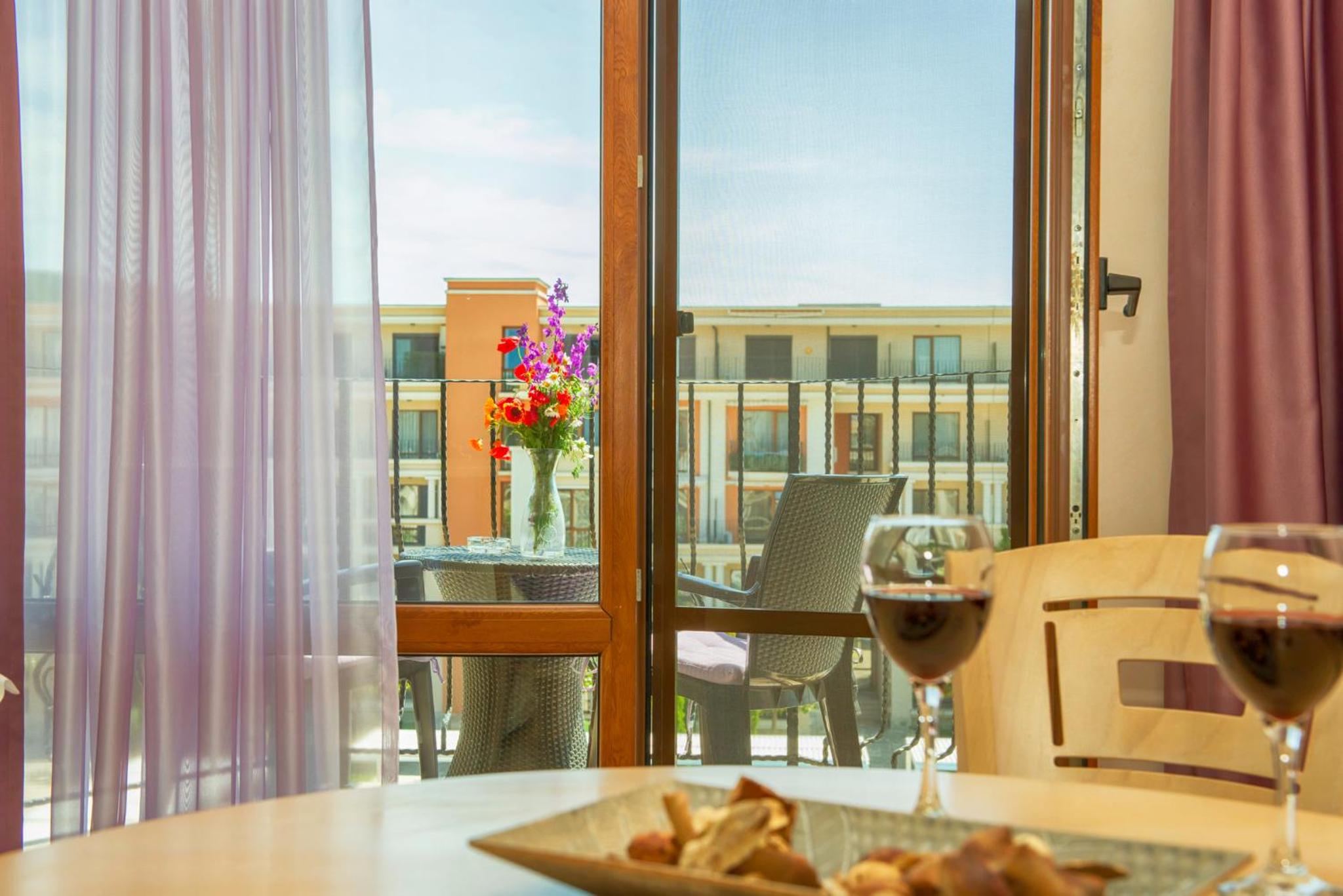 Prestige Beach First Line Apartments in Saint Vlas