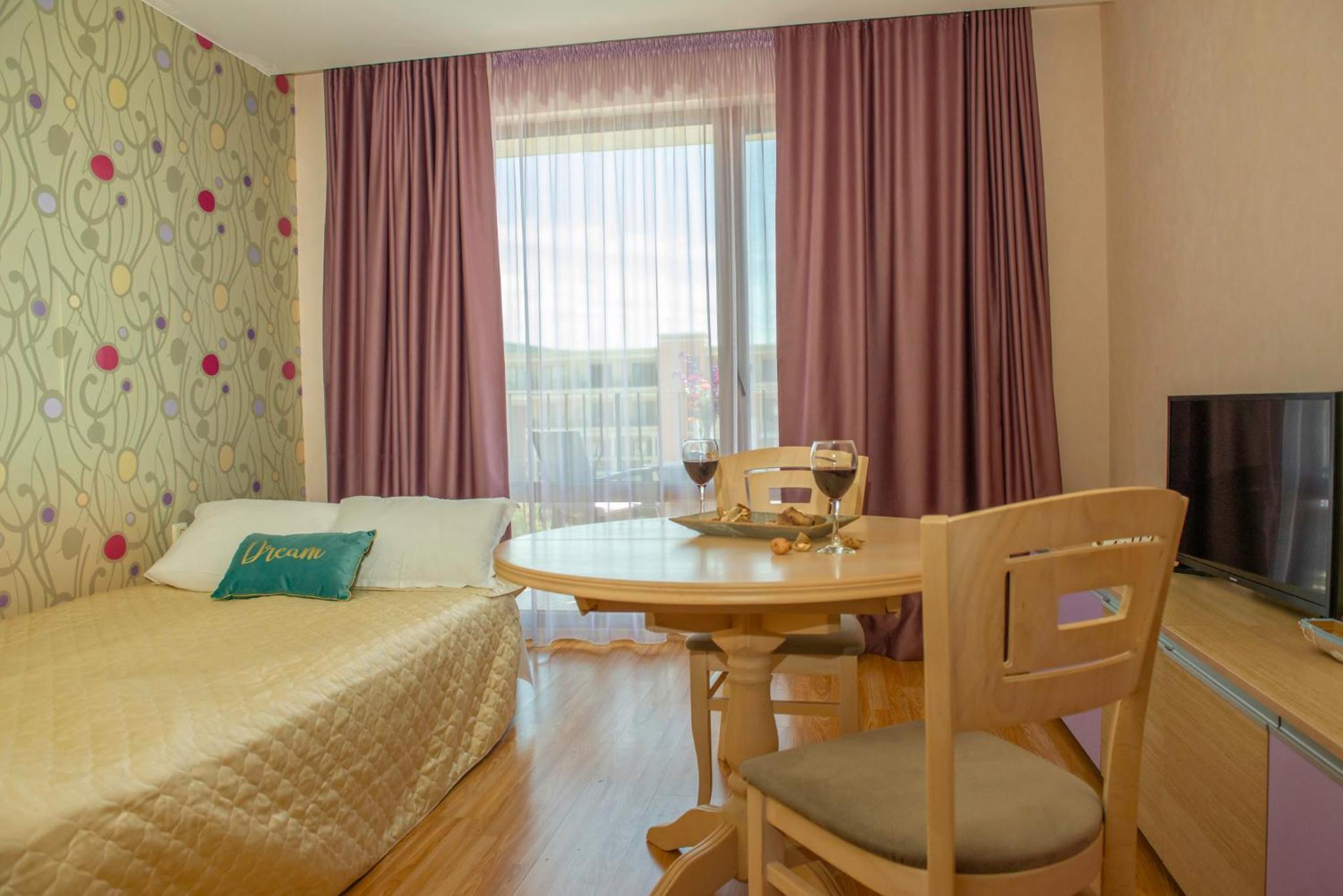 Prestige Beach First Line Apartments in Saint Vlas