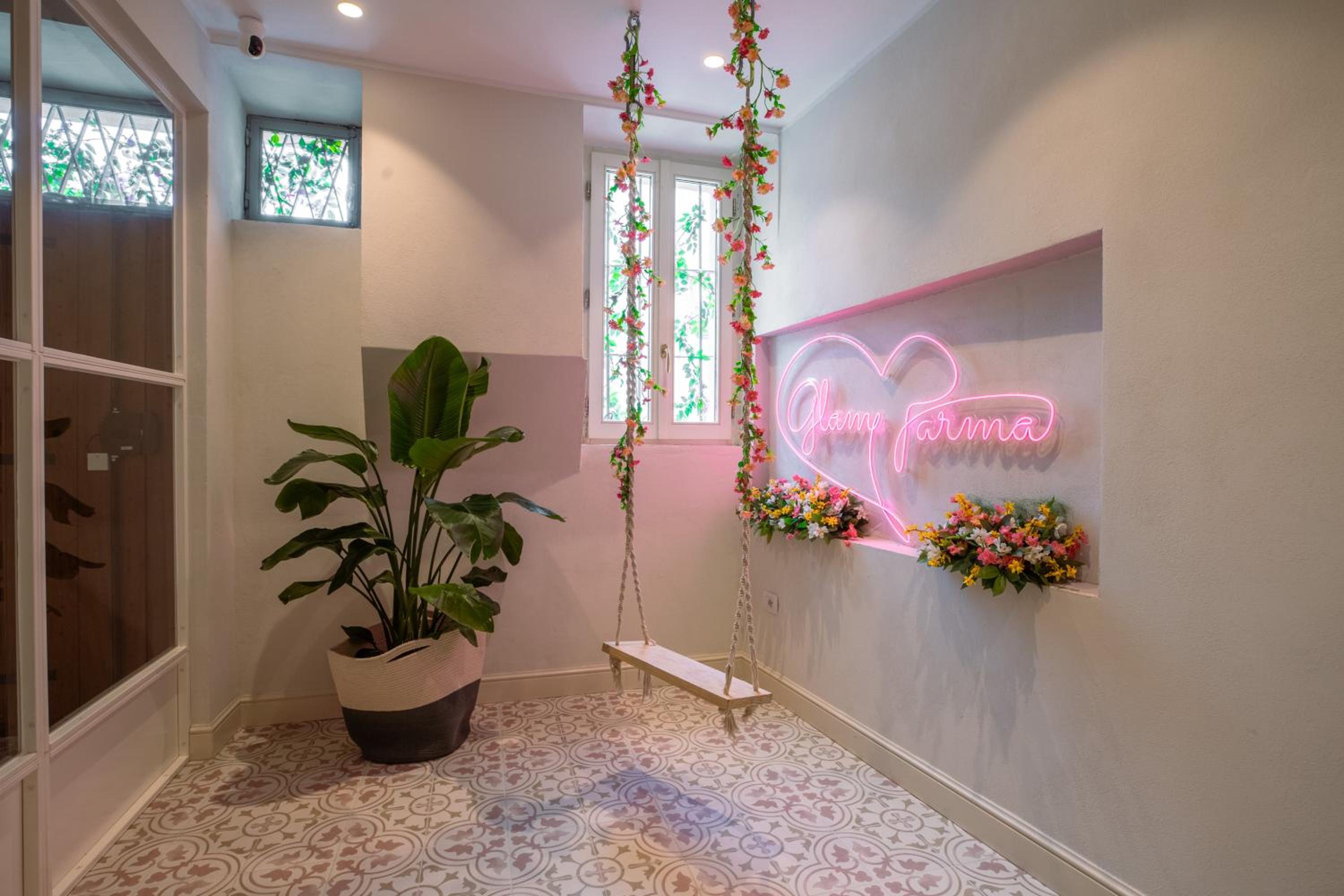 GLAM PARMA