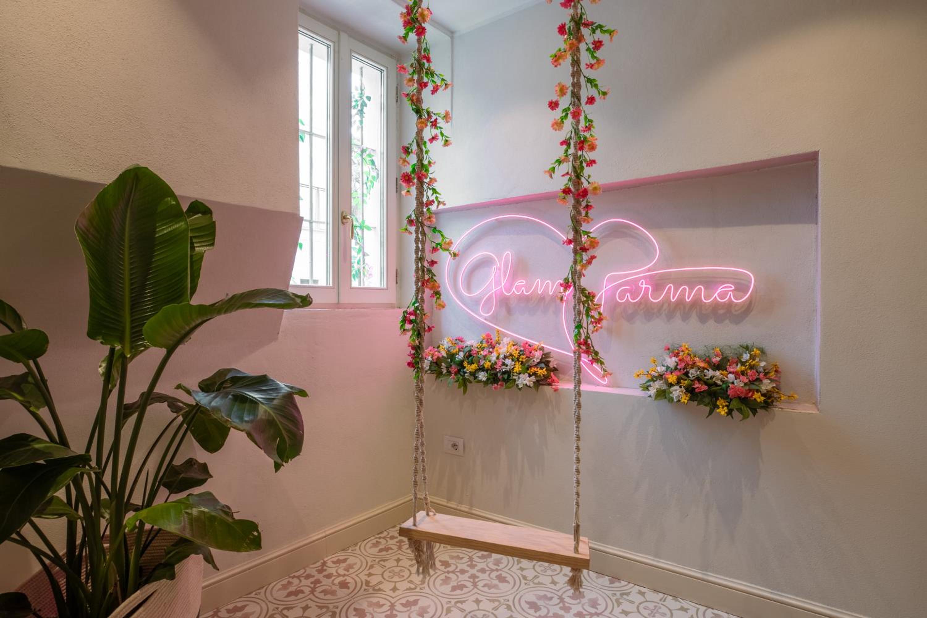 GLAM PARMA
