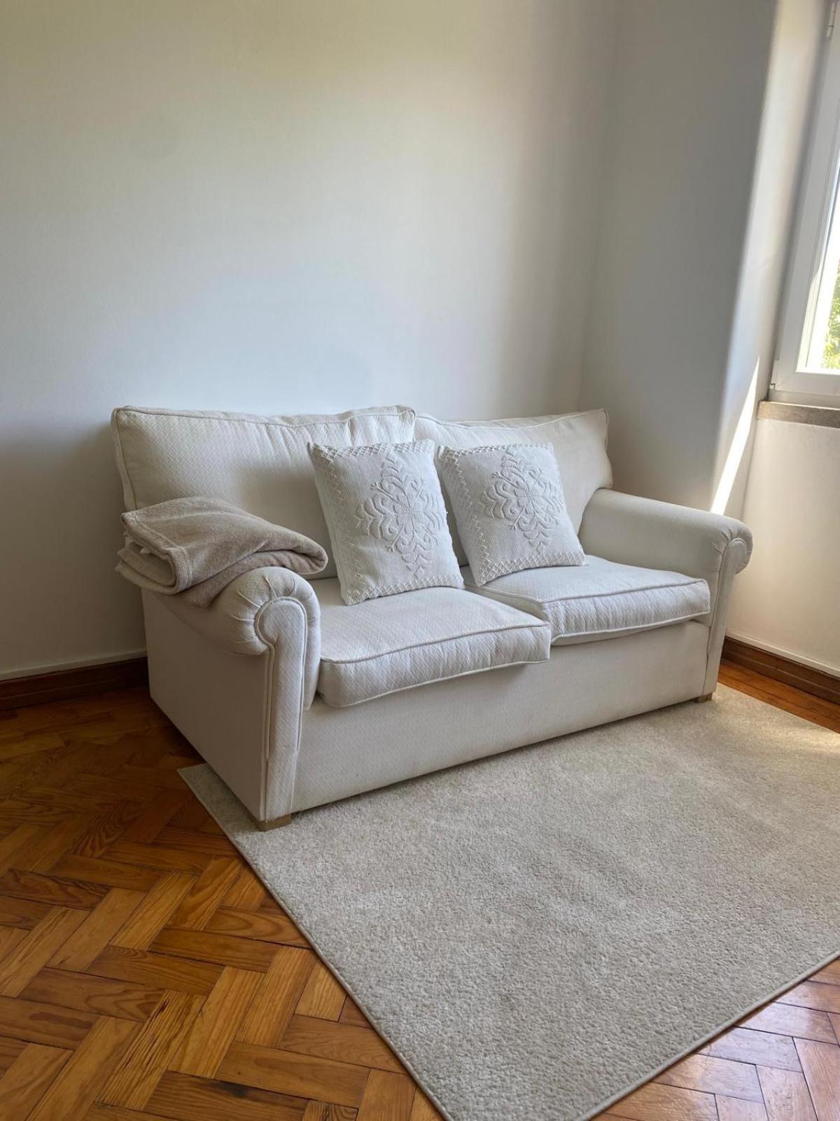 A lovely flat in Heart of Lisbon Campo de Ourique view 3