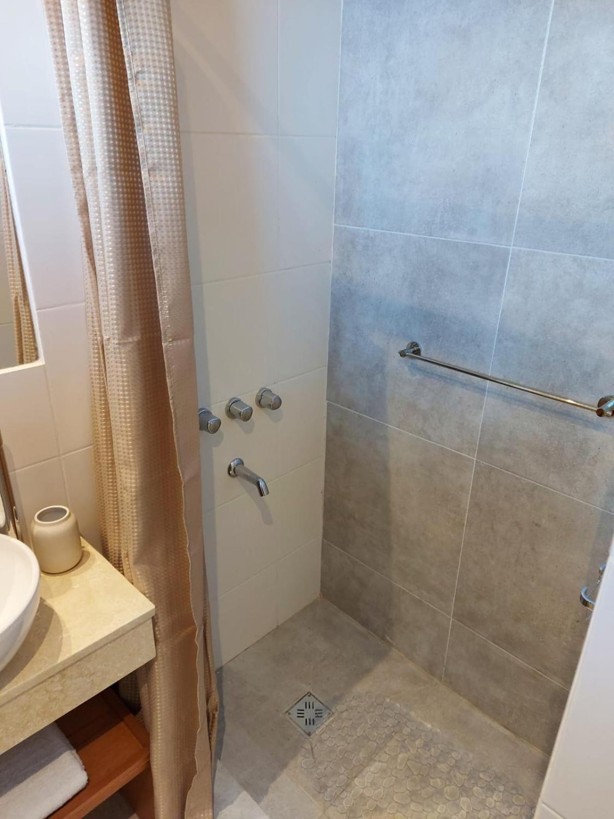 La Morada Rentals & Studio 44 - Centro Escobar- Parking con costo-
