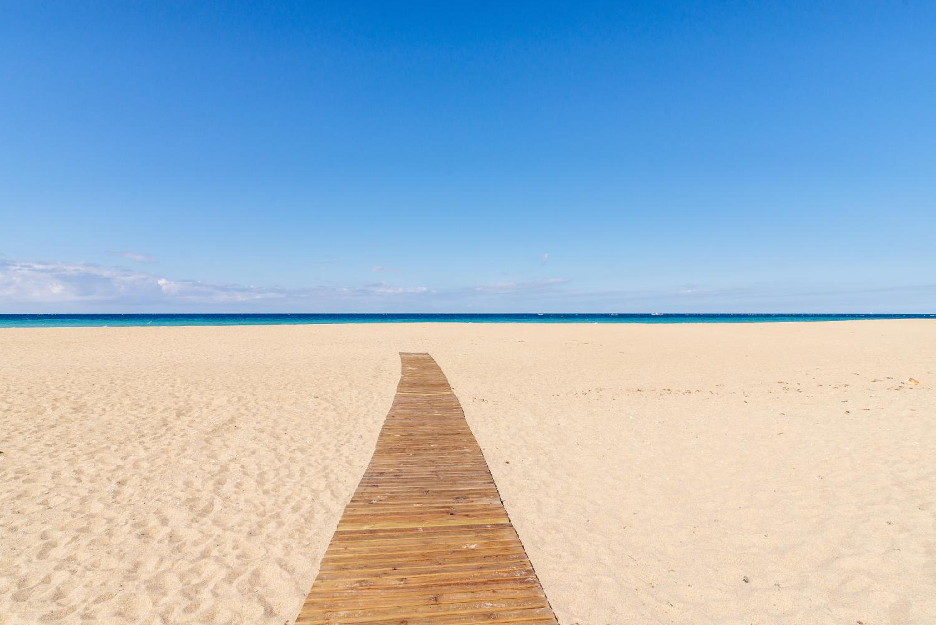 Urbanización de LUJO en Zahara de los Atunes con Acceso Privado a playa, Piscina, Paddle view 3
