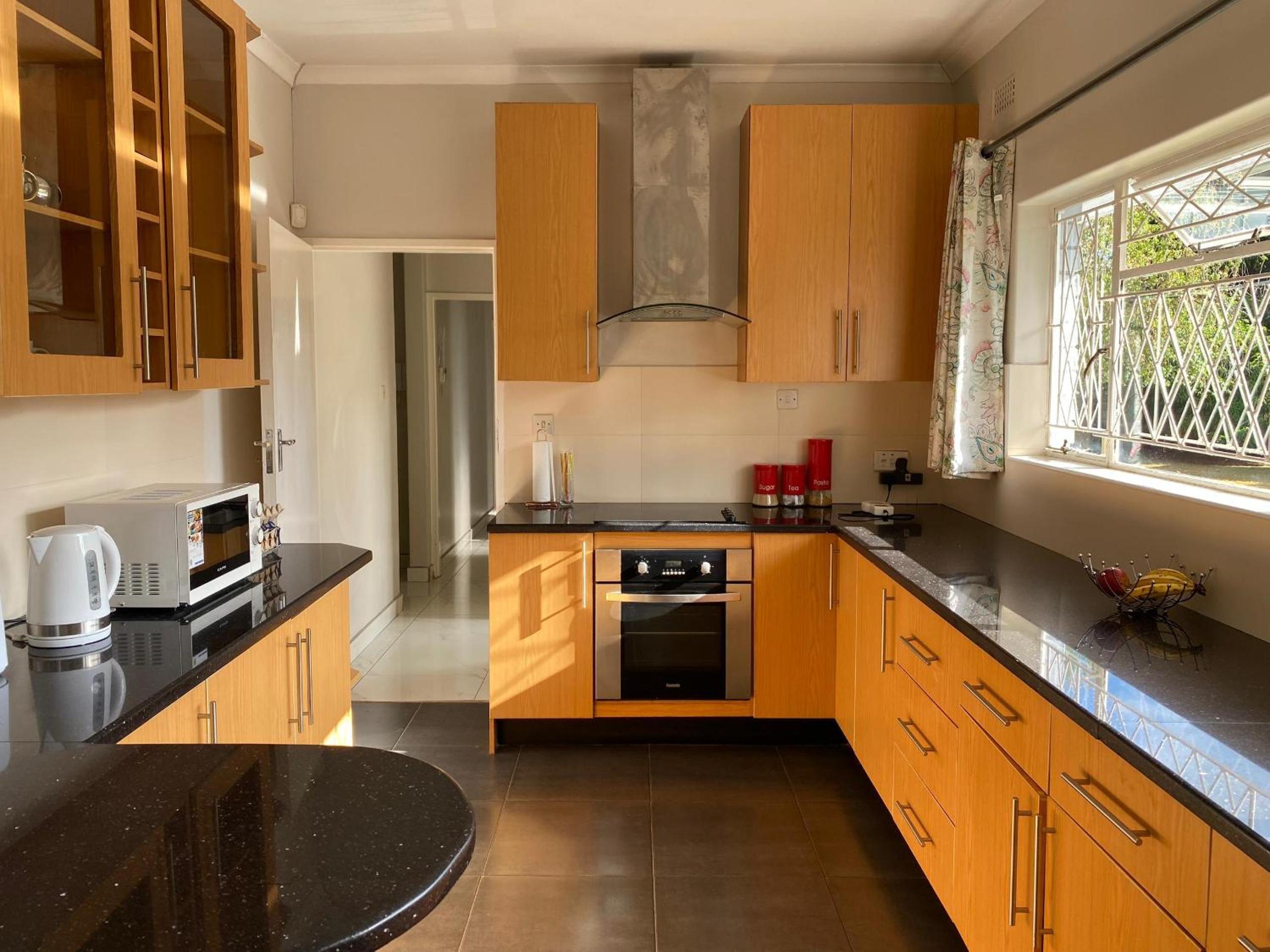 Exquisite 3 bed with pool and solar - 2238