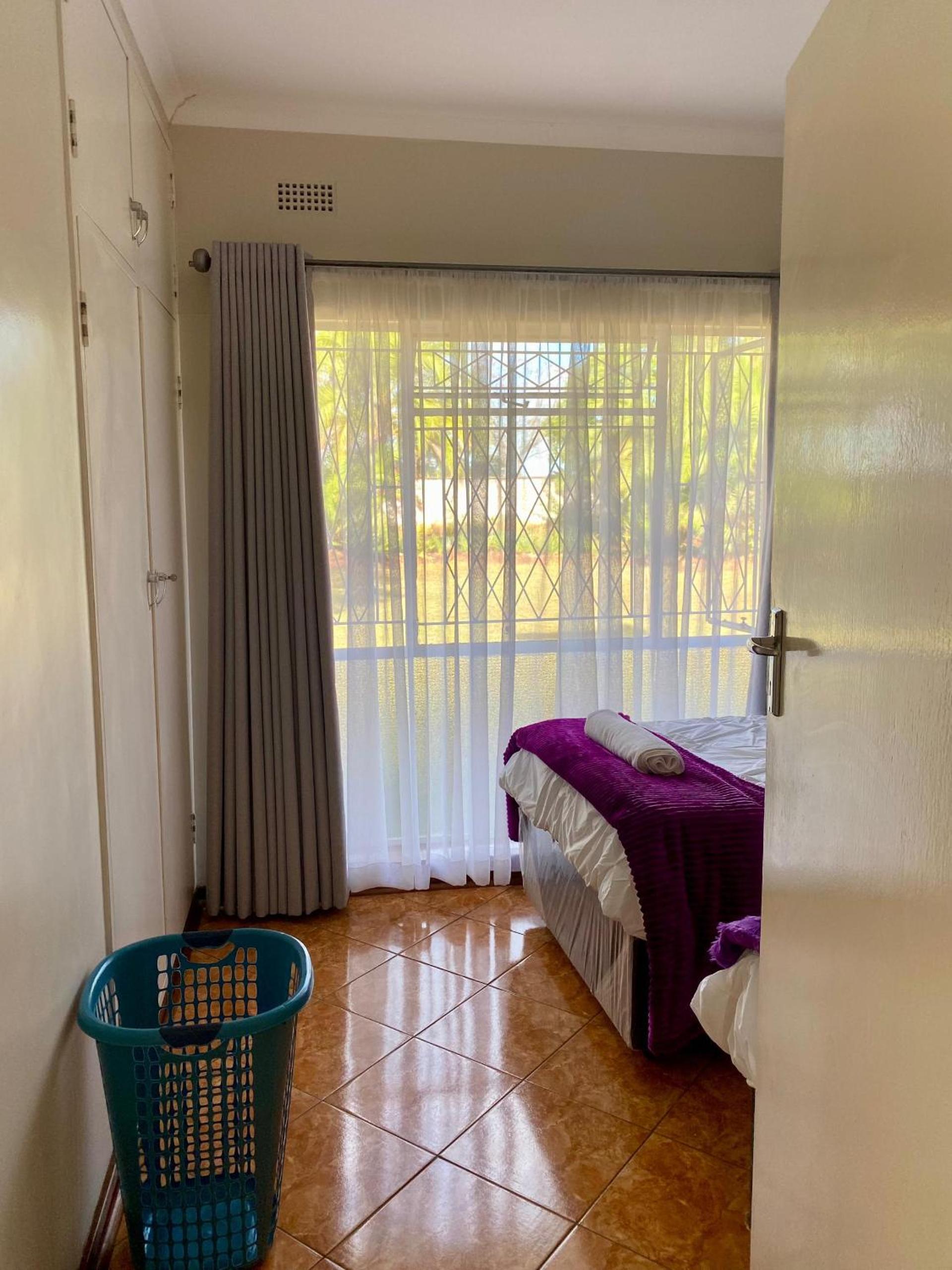 Exquisite 3 bed with pool and solar - 2238