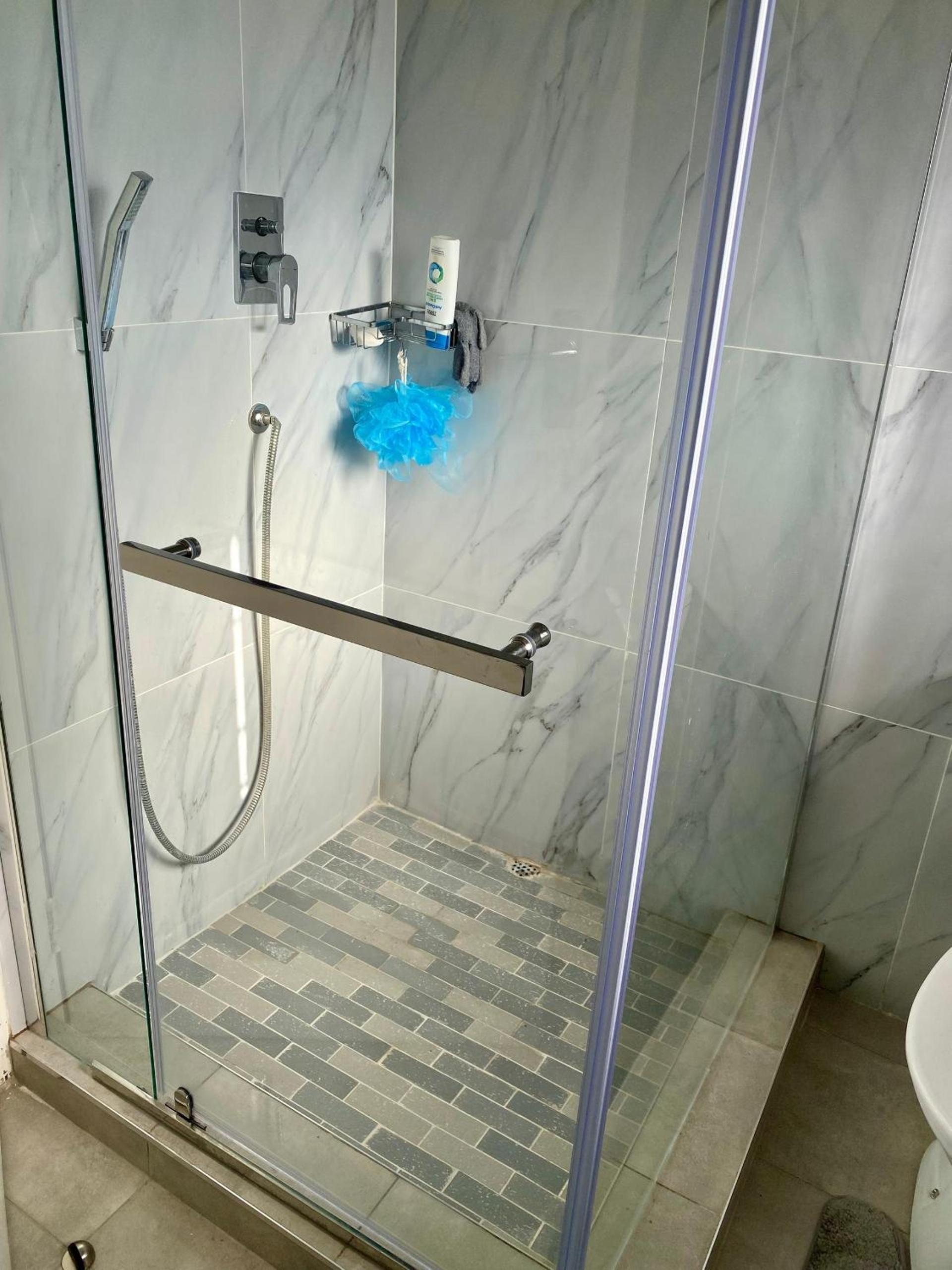 Exquisite 3 bed with pool and solar - 2238