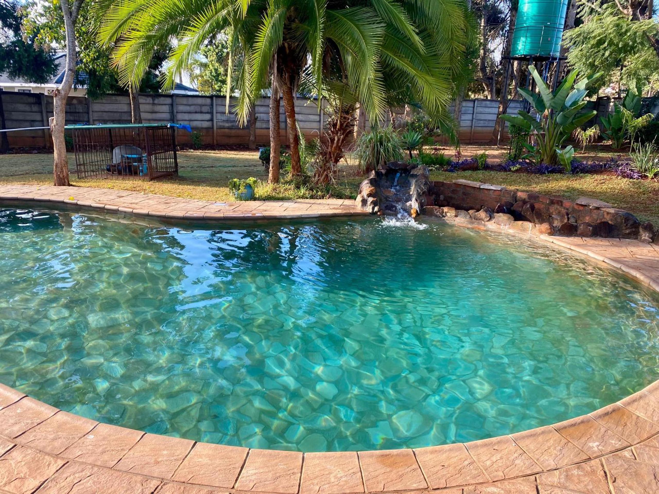 Exquisite 3 bed with pool and solar - 2238