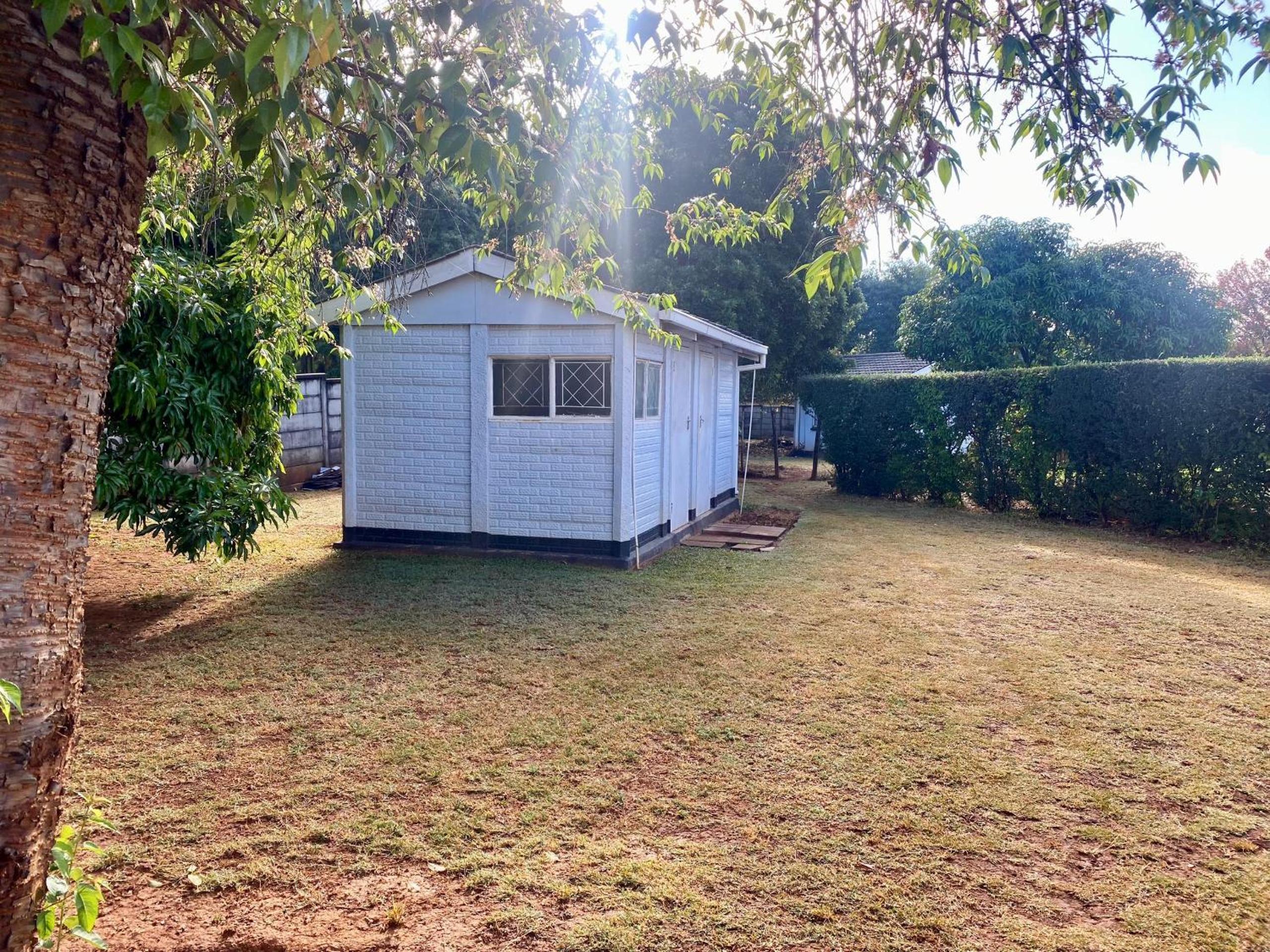 Exquisite 3 bed with pool and solar - 2238