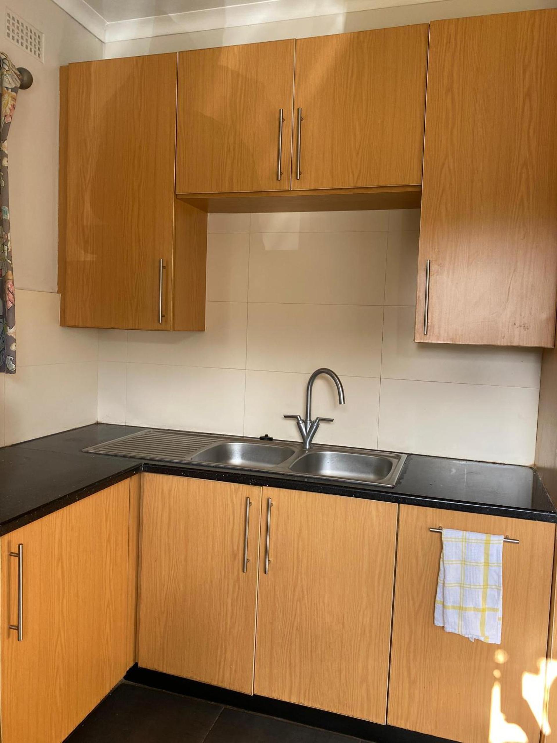 Exquisite 3 bed with pool and solar - 2238