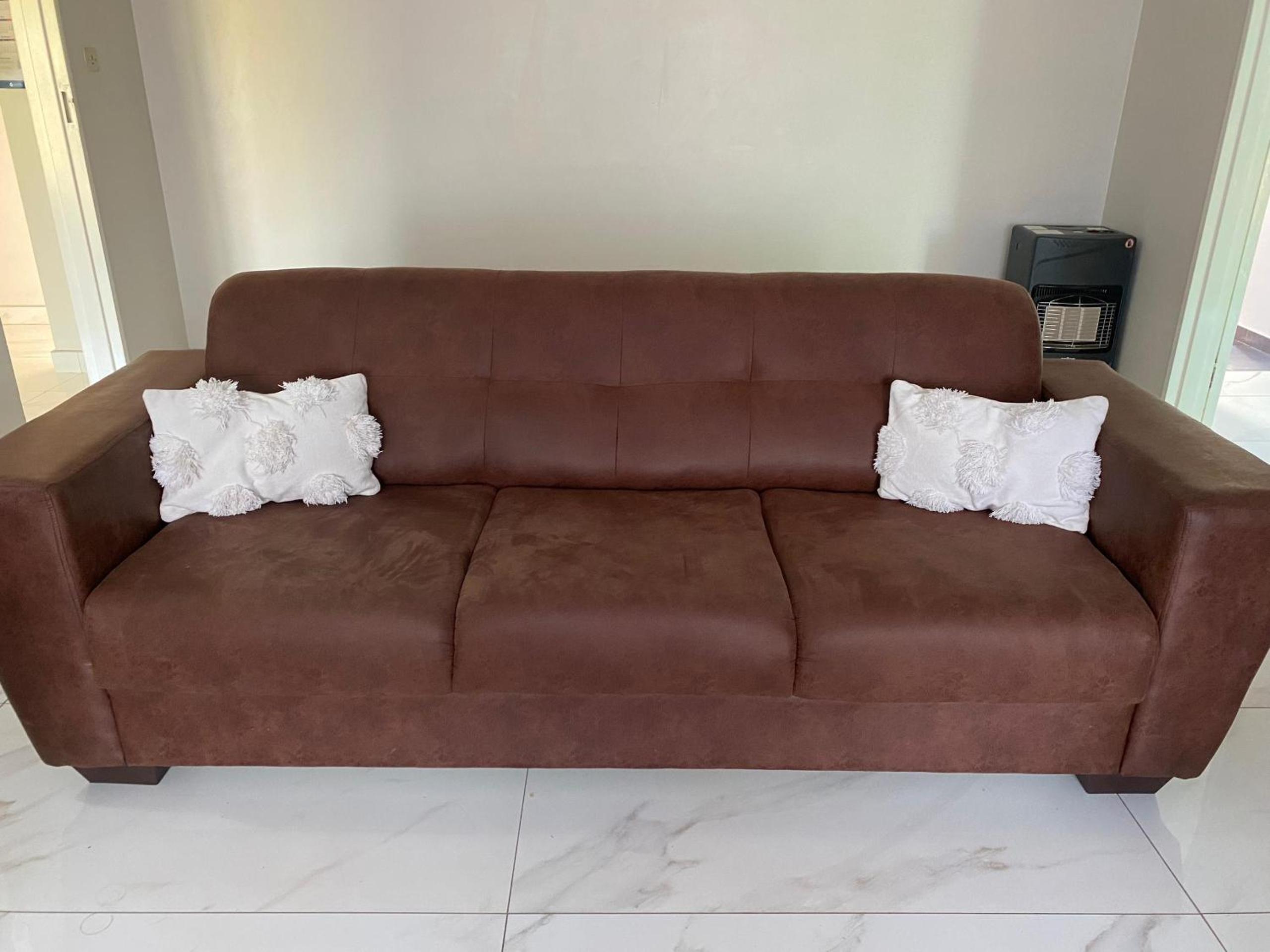 Exquisite 3 bed with pool and solar - 2238