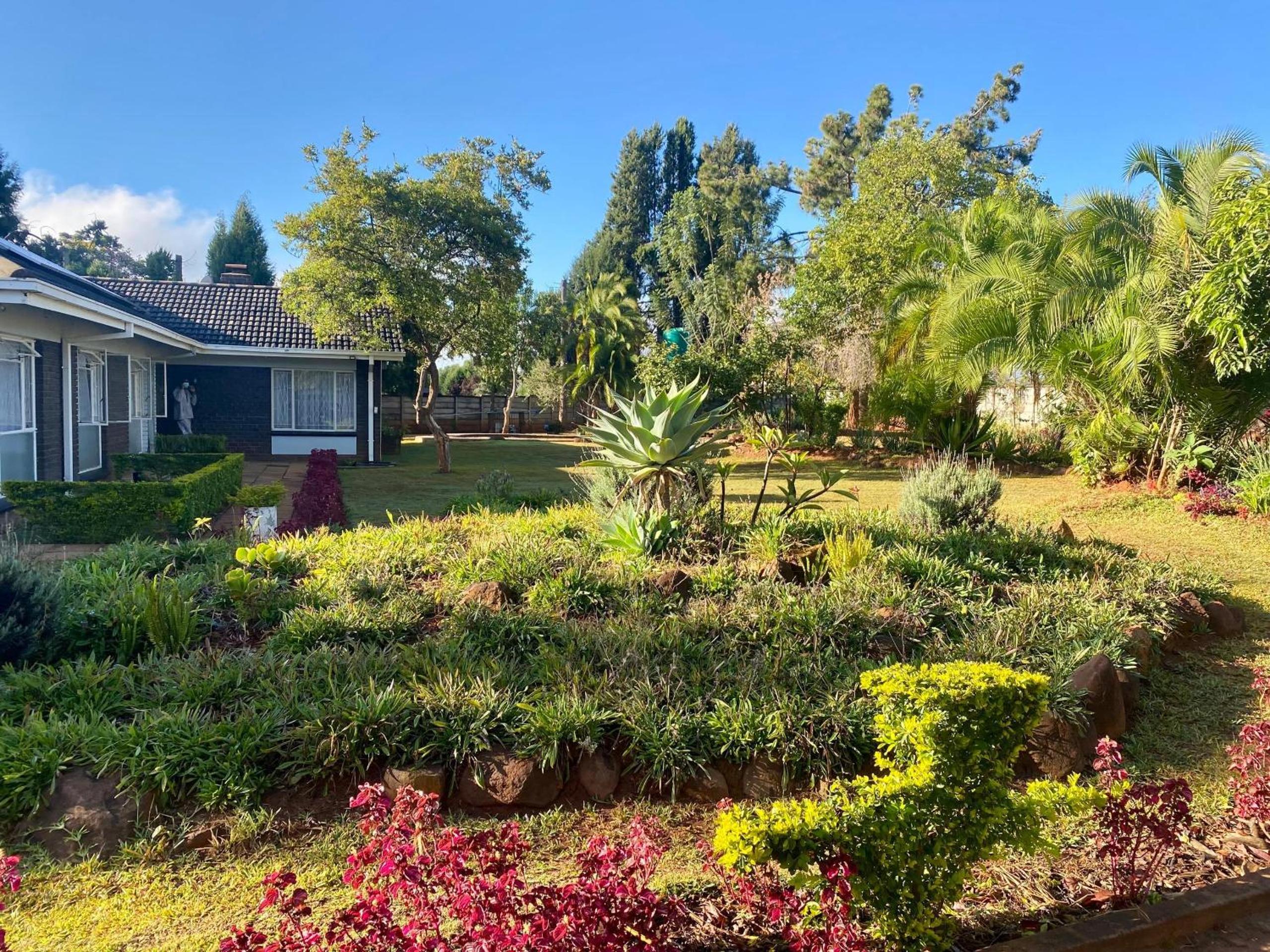 Exquisite 3 bed with pool and solar - 2238
