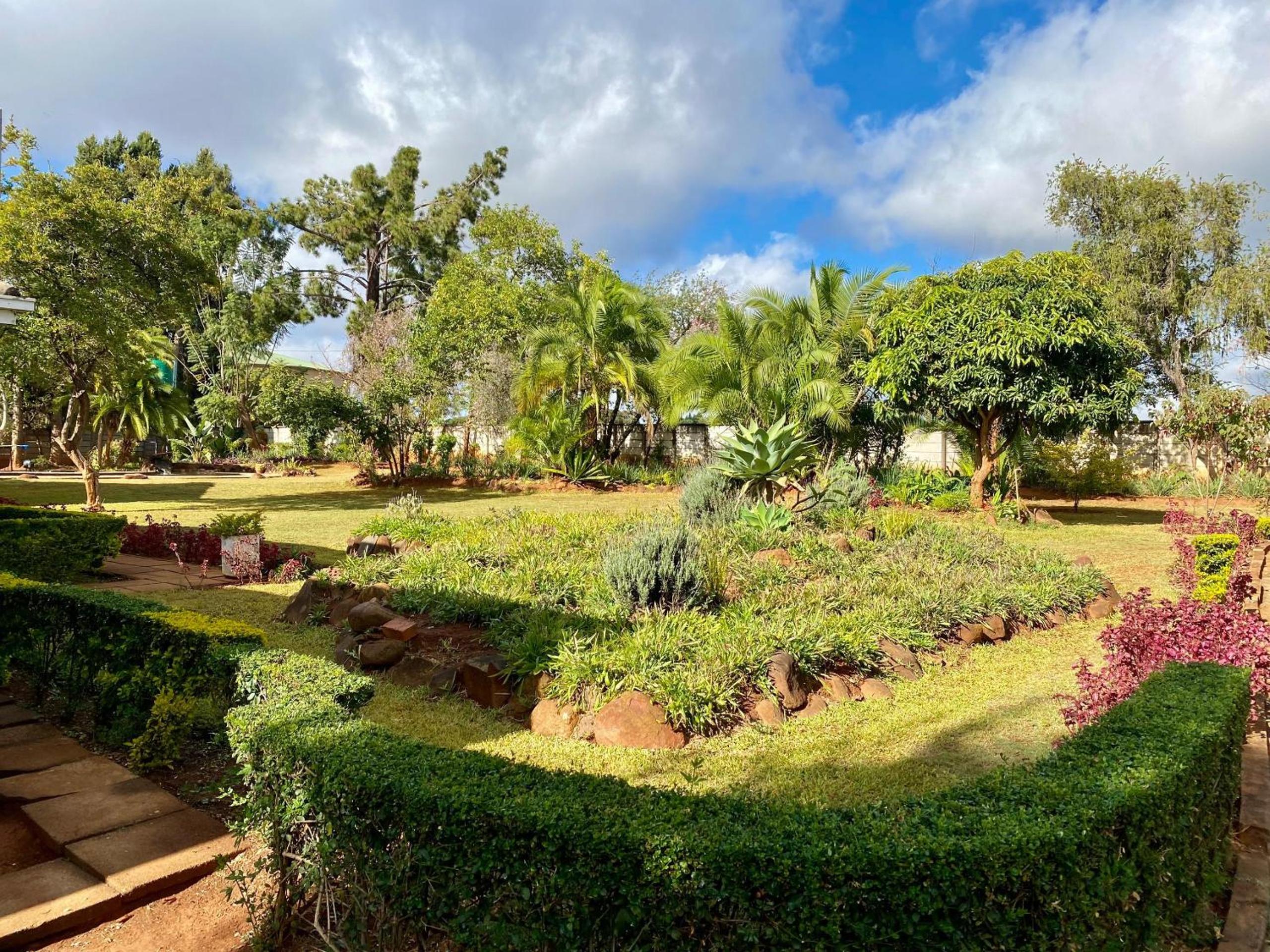 Exquisite 3 bed with pool and solar - 2238