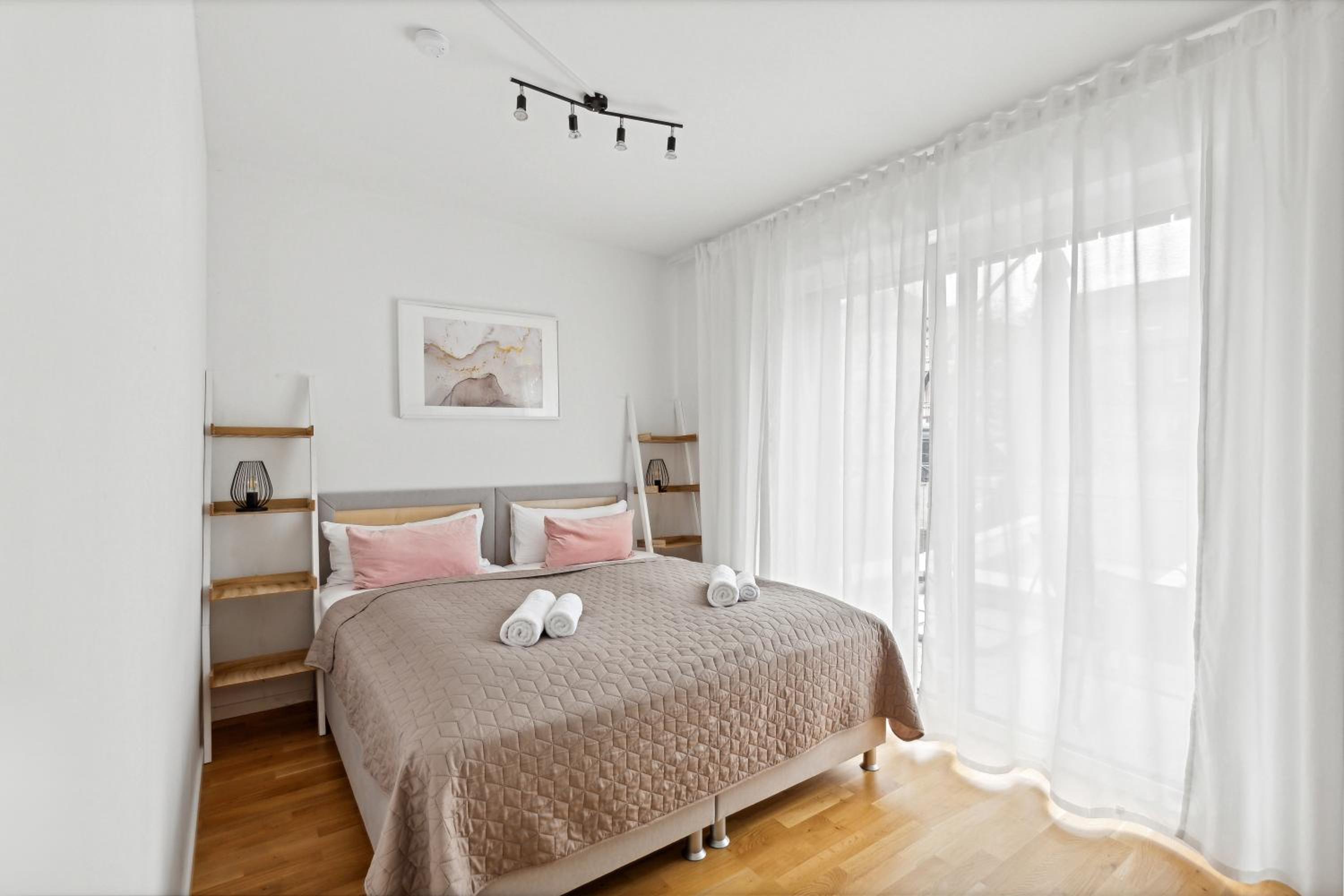 Sali Homes R3 - Cozy Retreat by Roter Main River