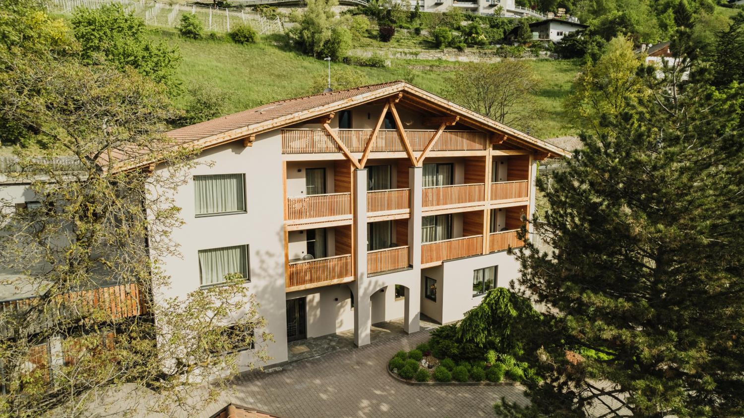 TANOVINUM Apartments view 2
