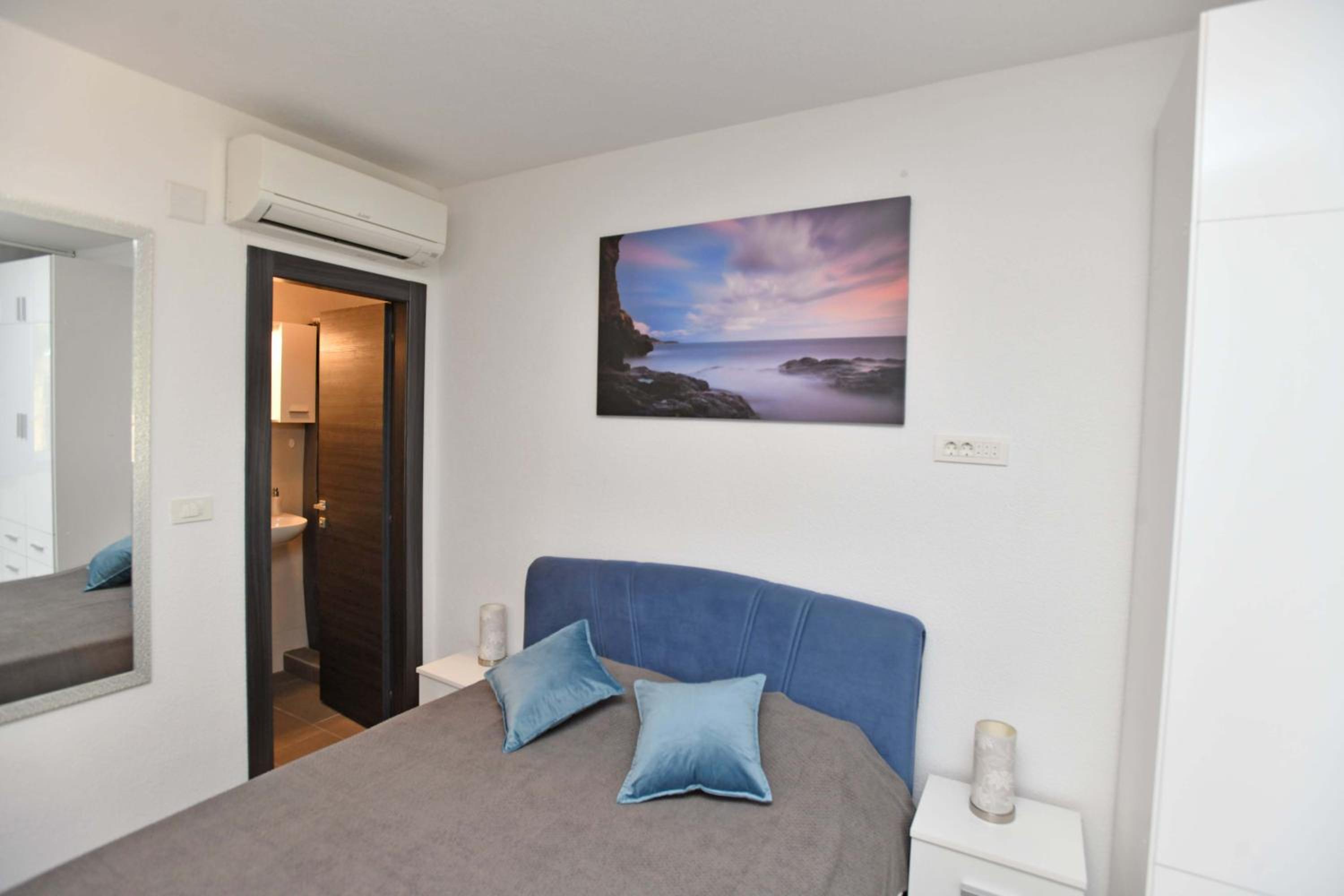 Apartment Ron