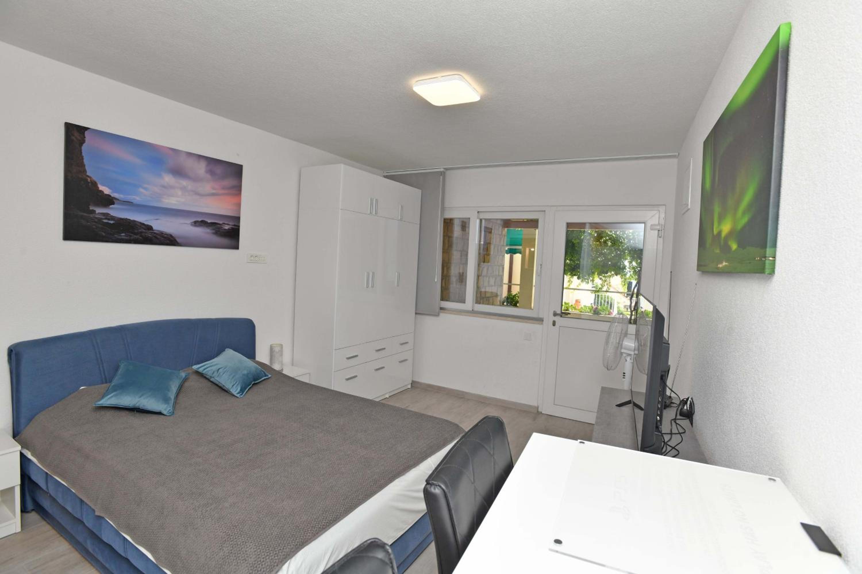 Apartment Ron