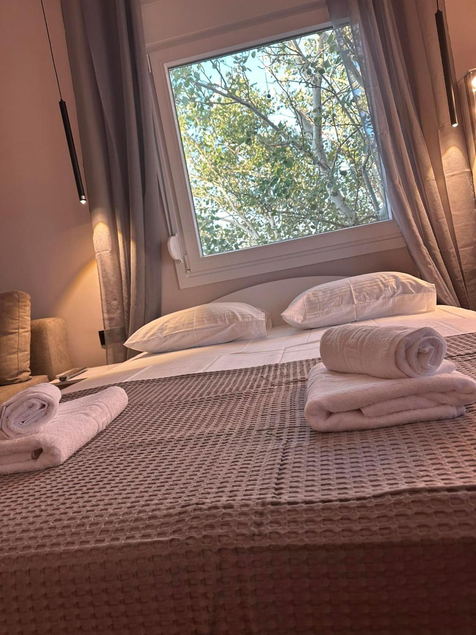 Lydia Luxury Apartment Perea view 2
