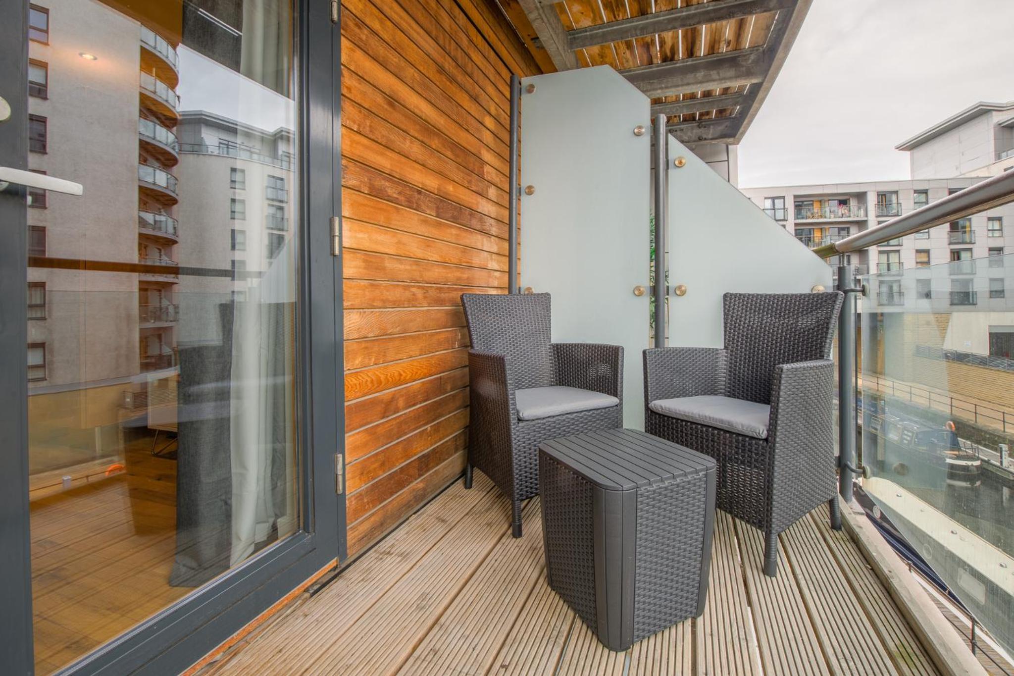 Stunning City Centre Water VIews 2 Bed 2 Bath FREE PARKING view 5