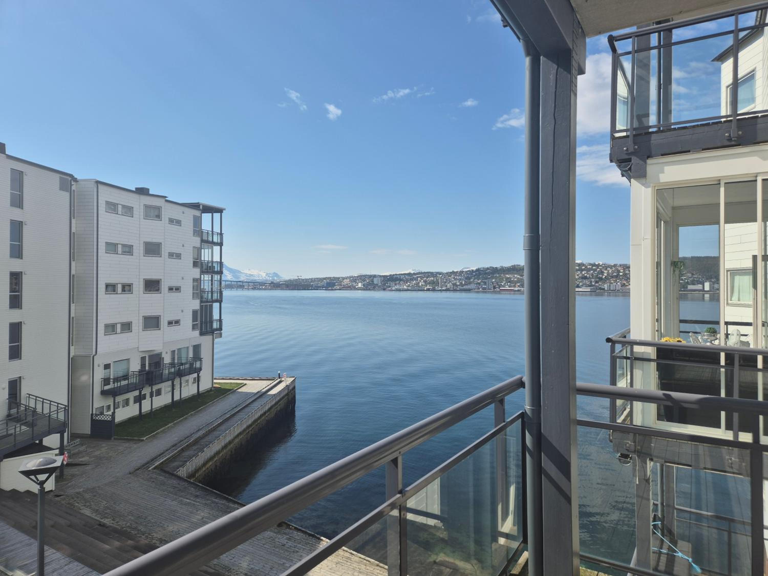 Tromsø Sea Front Panorama - with free indoor parking view 3