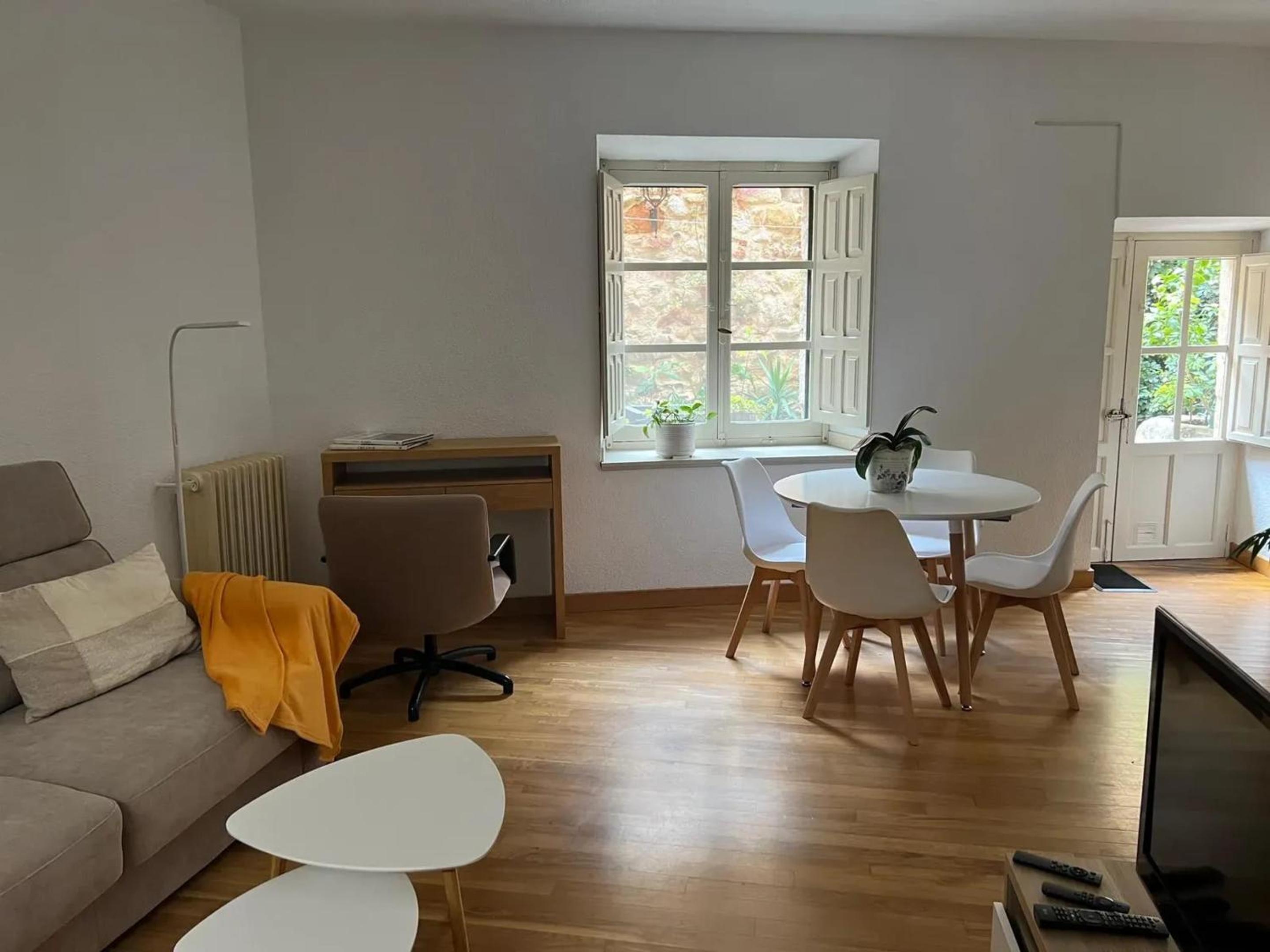 Contemporary Apartment in Salamanca 45 sqm Wheelchair Access