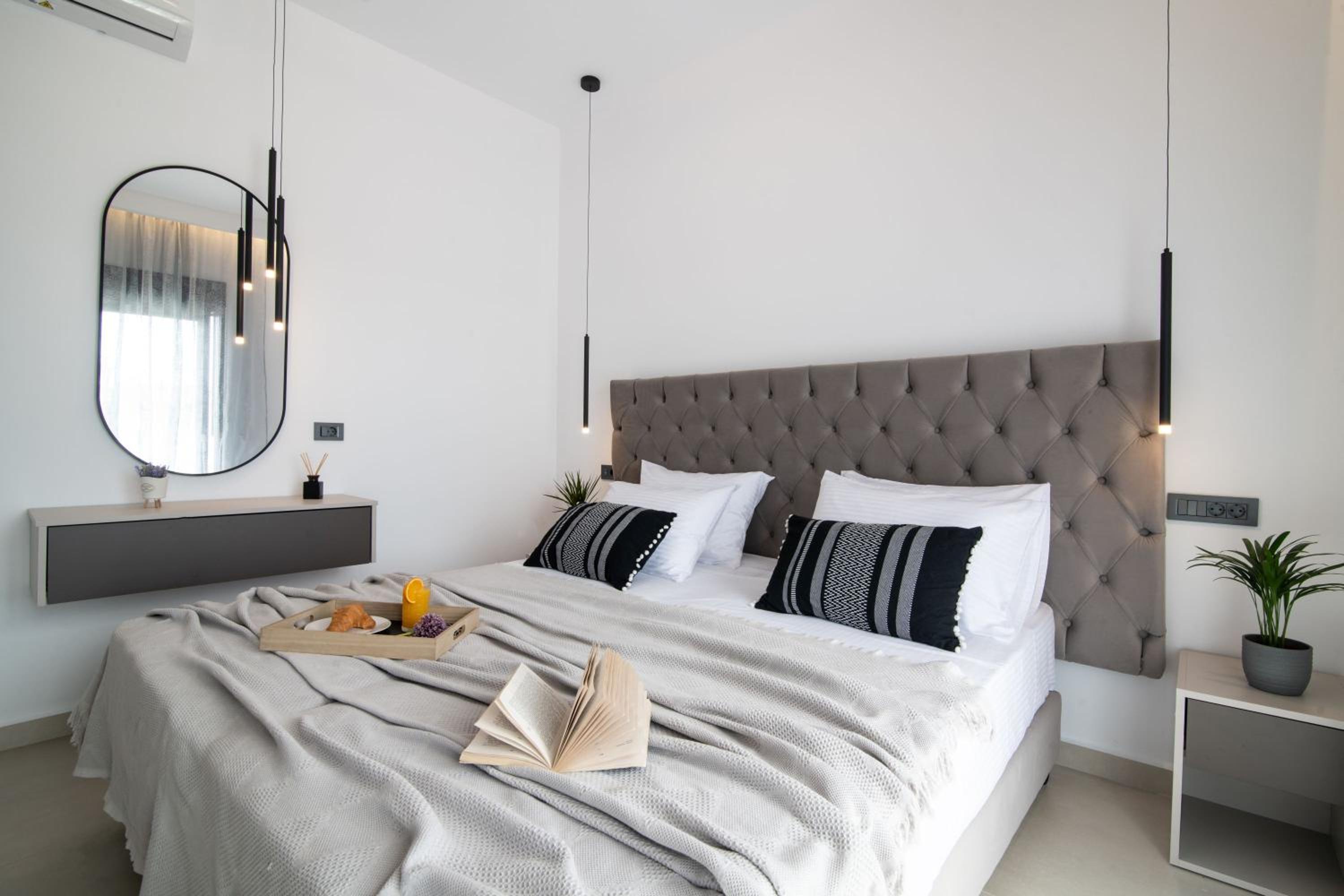 SunWhite Villas - Private Pool & Cozy Atmosphere, by ZanteWize photo 5