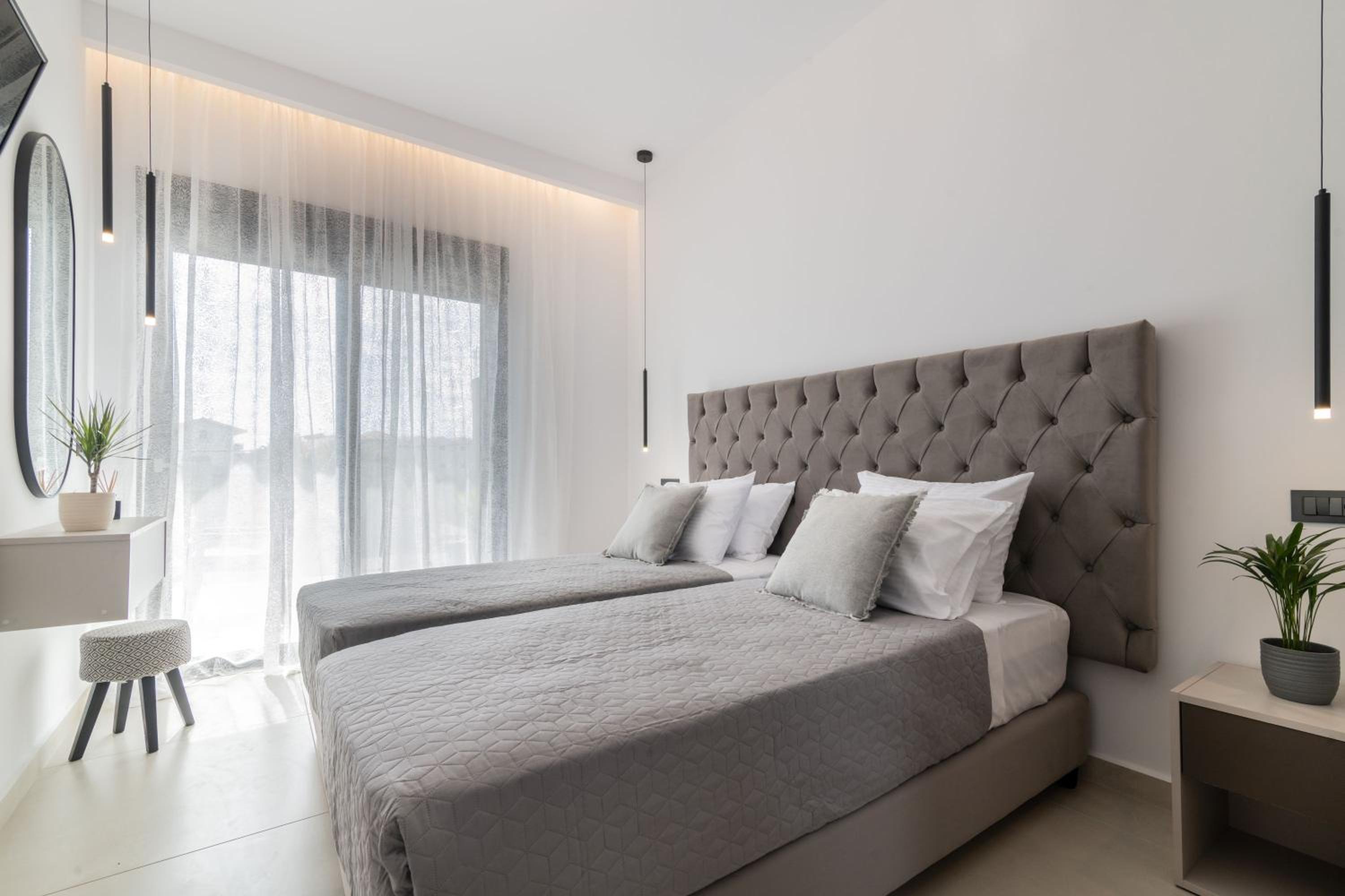 SunWhite Villas - Private Pool & Cozy Atmosphere, by ZanteWize — photo 2