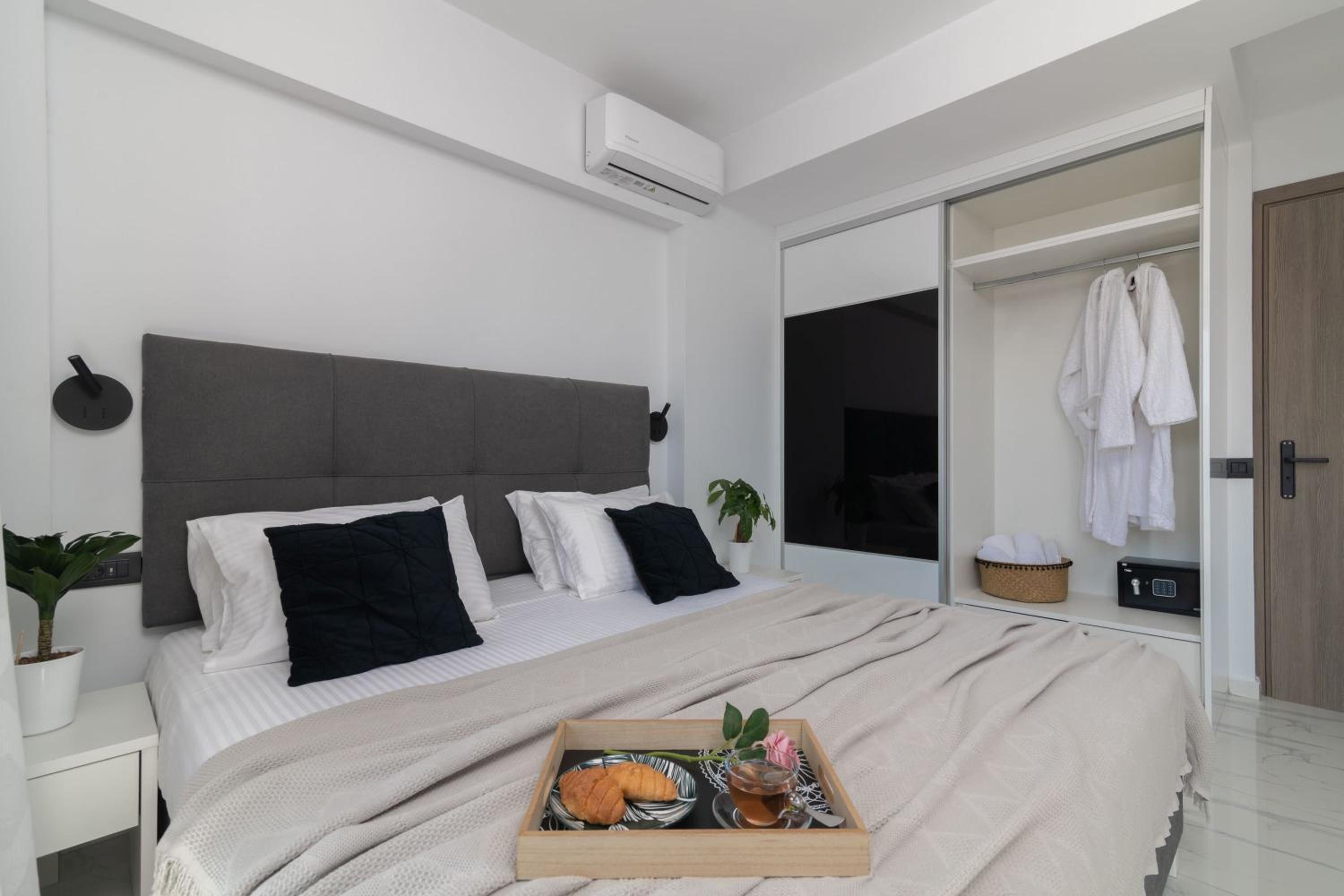 SunWhite Villas - Private Pool & Cozy Atmosphere, by ZanteWize — photo 4