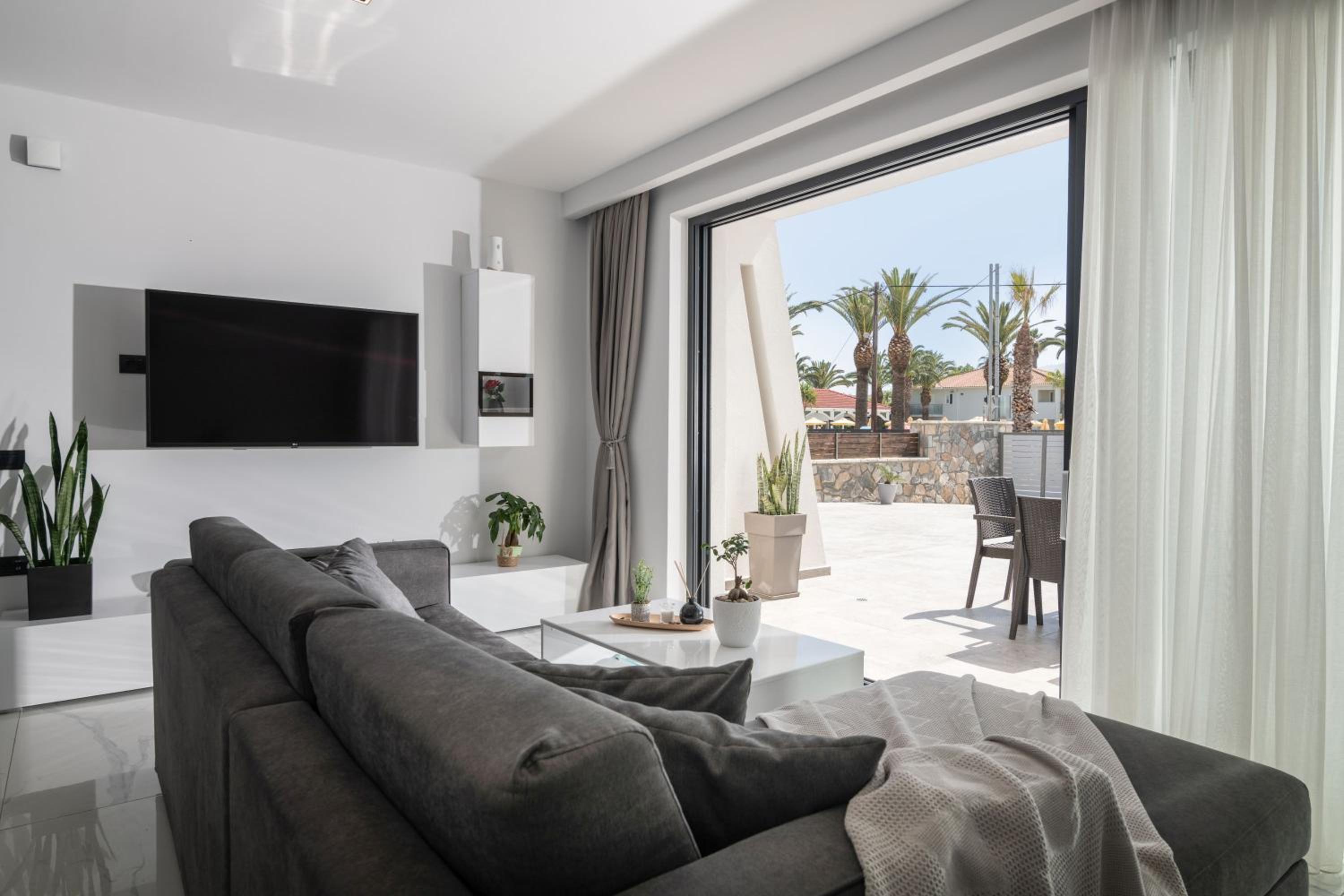 Laganas Vacations - SunWhite Villas - Private Pool  Cozy Atmosphere - Property Image 10
