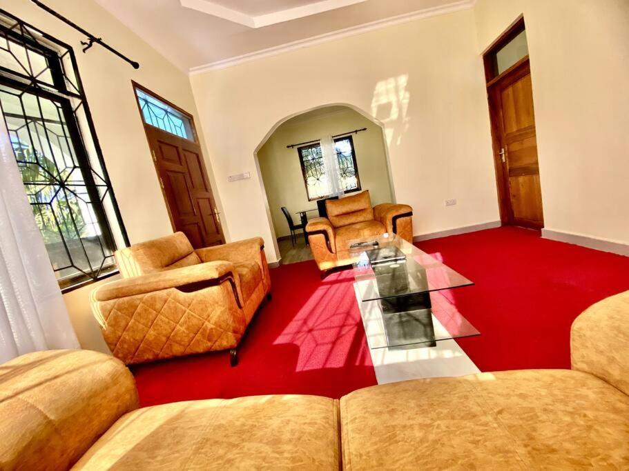 Beautiful Family & Friendly House in Kinyerezi view 5