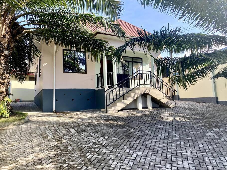 Beautiful Family & Friendly House in Kinyerezi view 3