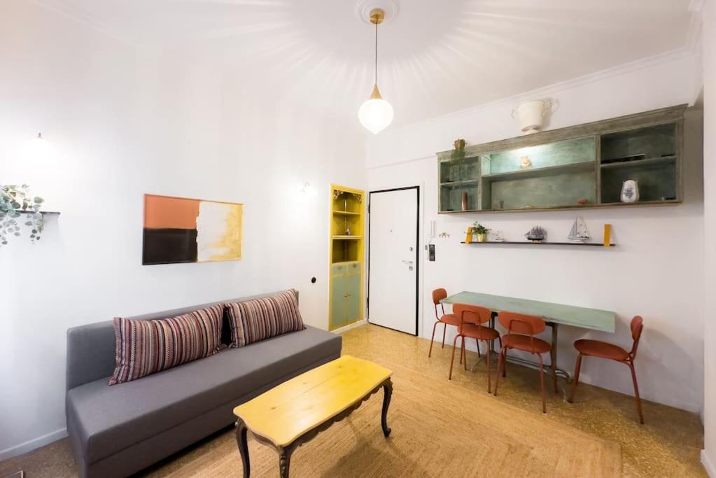 Vintage Apt next to Acropolis