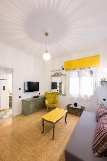Vintage Apt next to Acropolis
