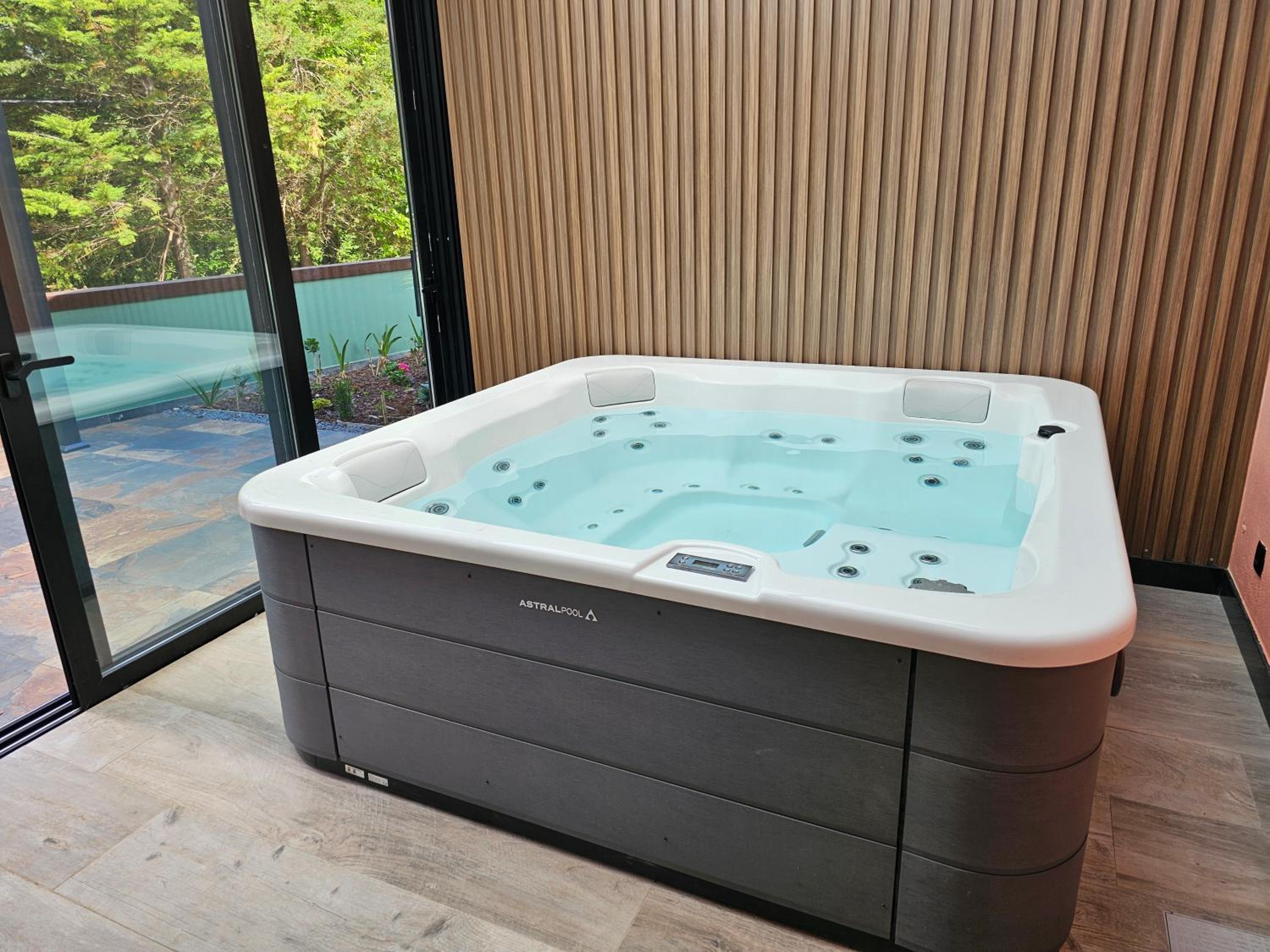 Casa Requinte - Jacuzzi view 4