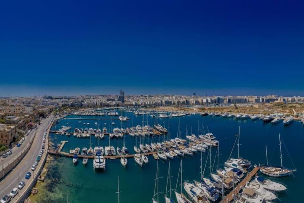 Charming Pietà 2BR Apartment with Private Balcony by 360 Estates view 5