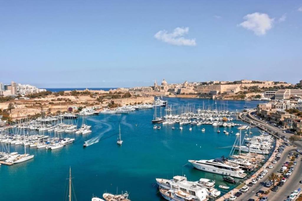 Charming Pietà 2BR Apartment with Private Balcony by 360 Estates view 3