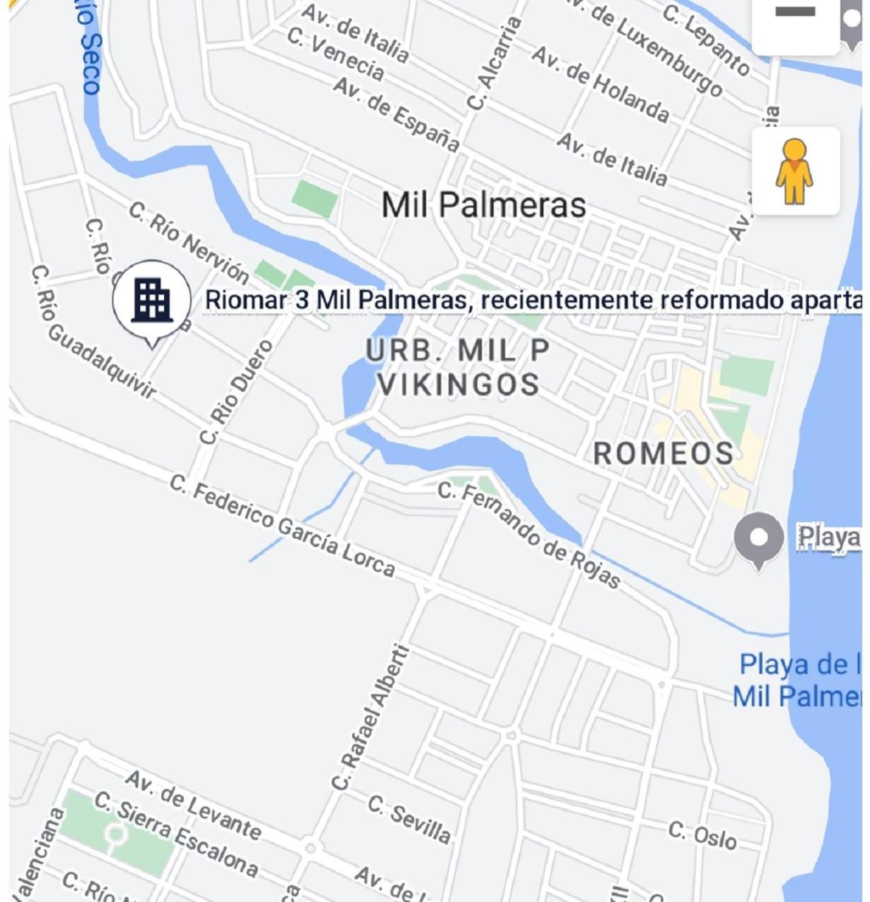 Chalet adosado en RIOMAR-3, urbanización residencial privada