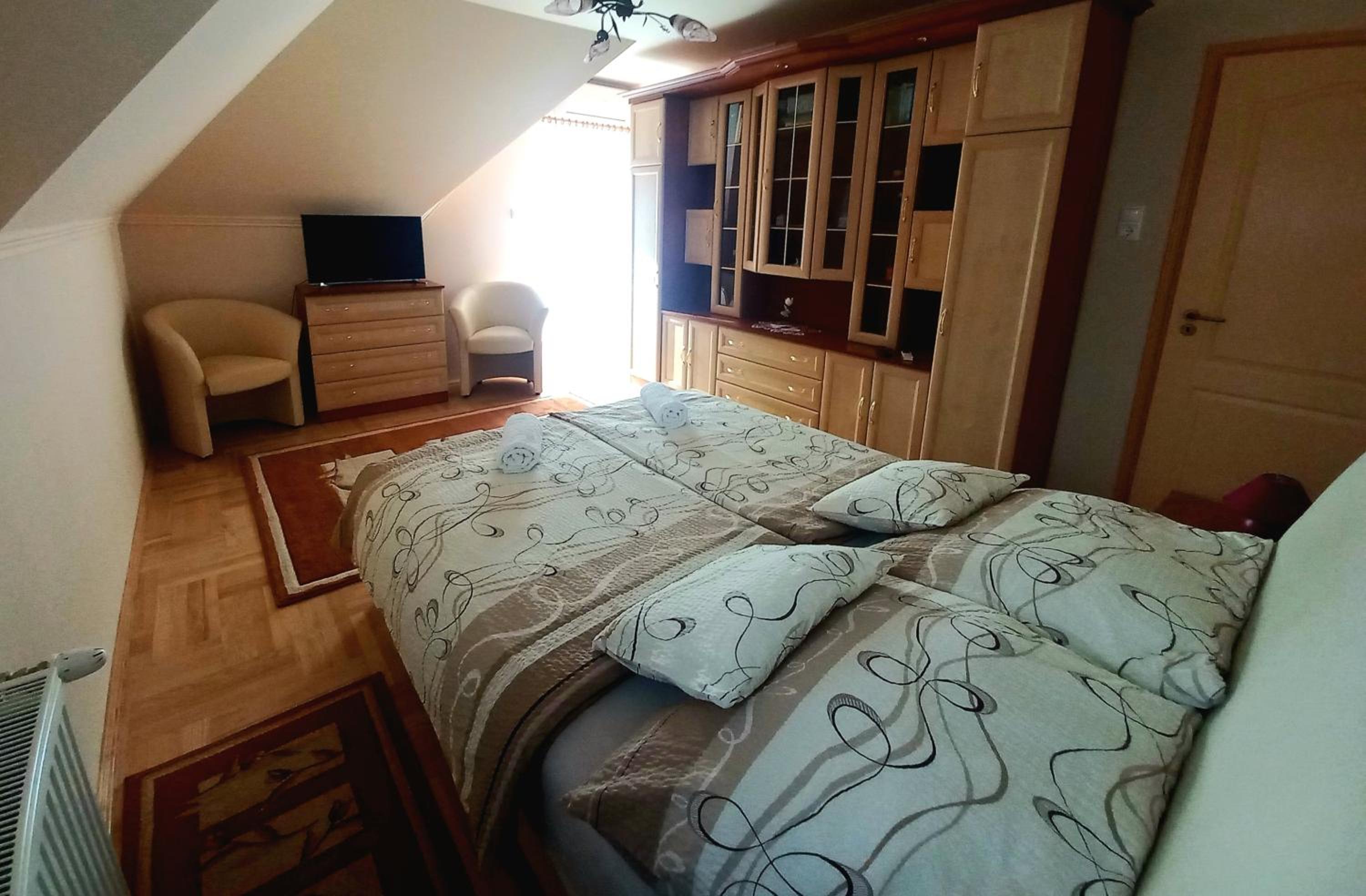 Napsugár Apartman