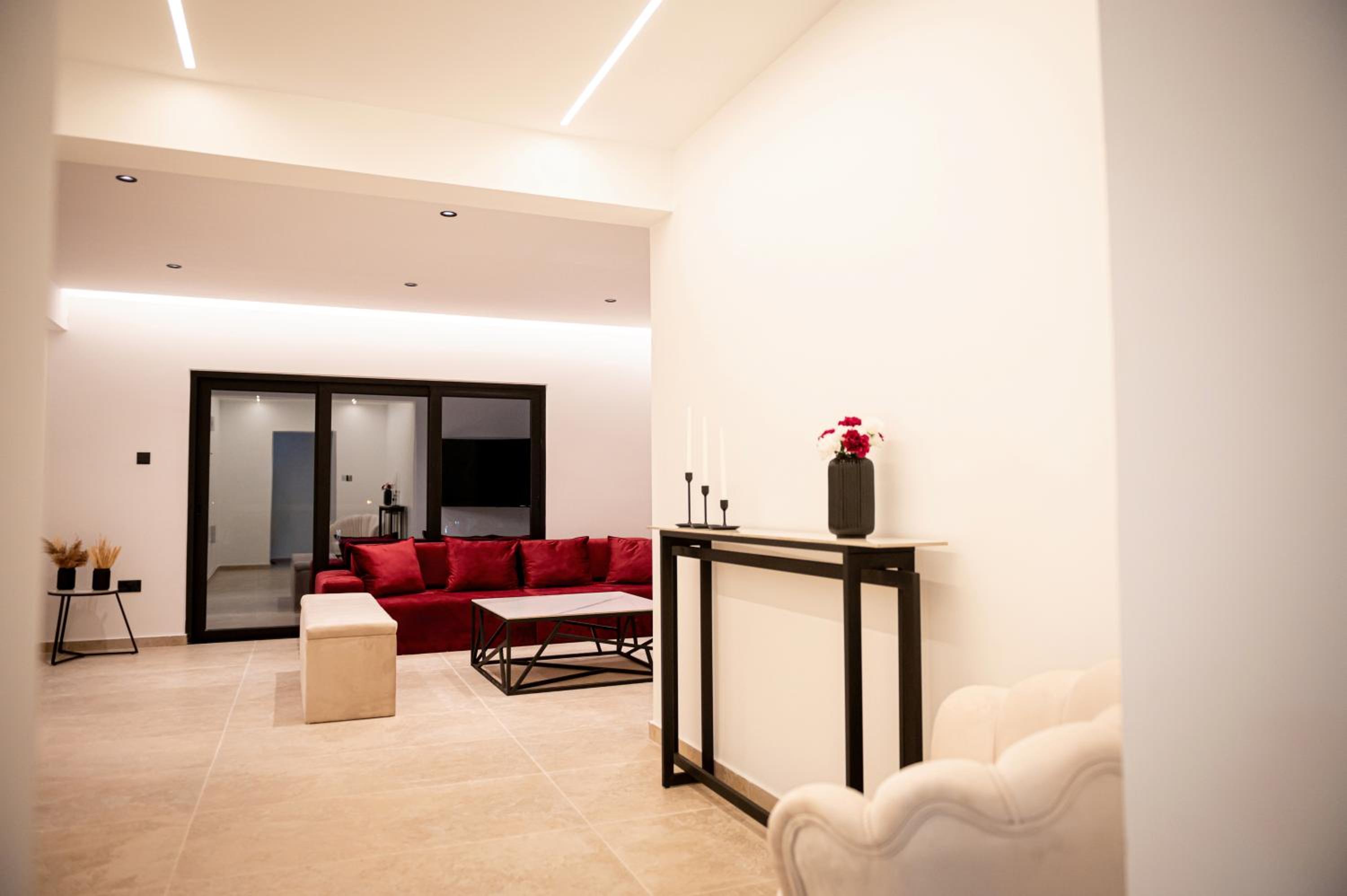 MrP Villa, Paralimni