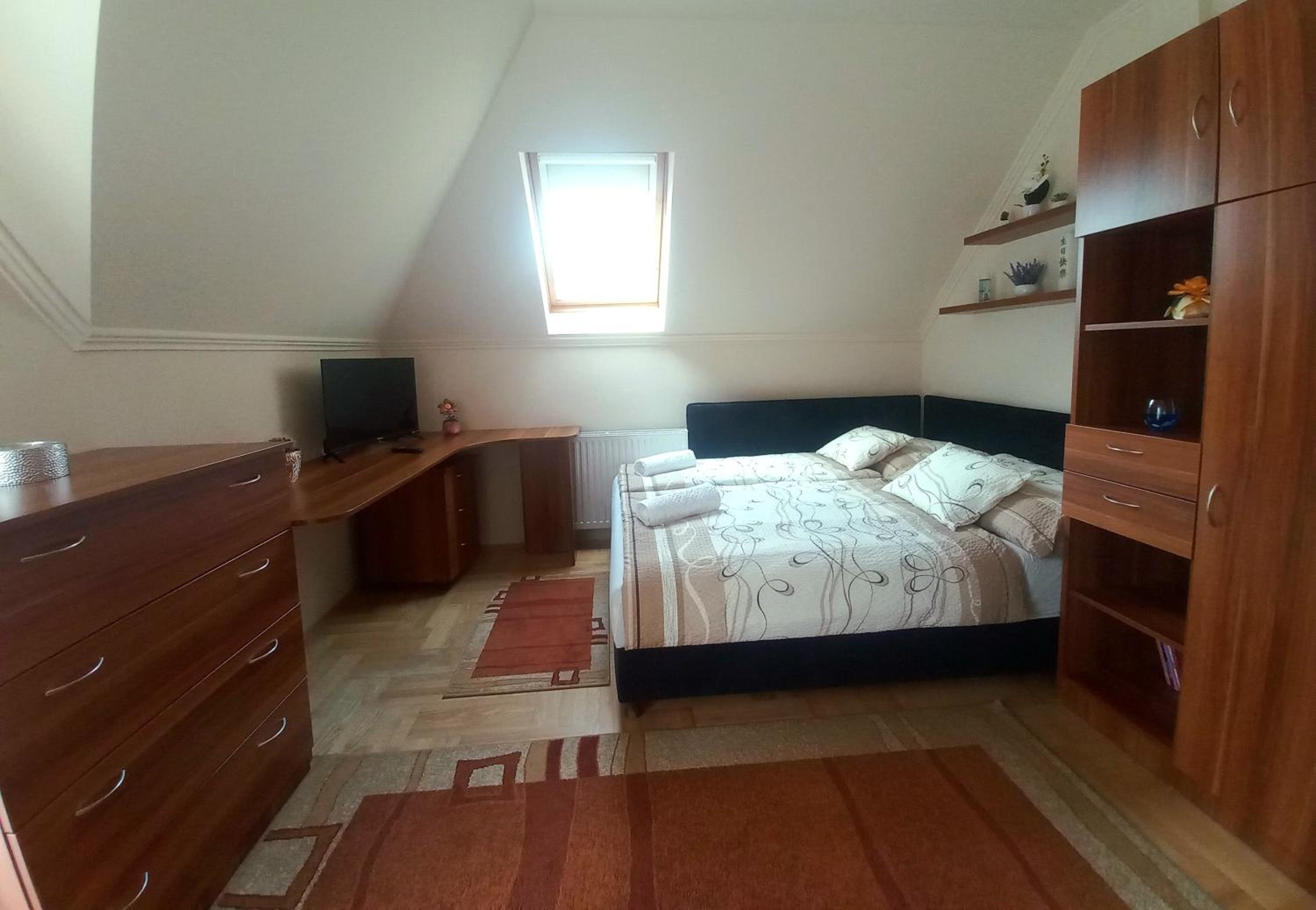 Napsugár Apartman