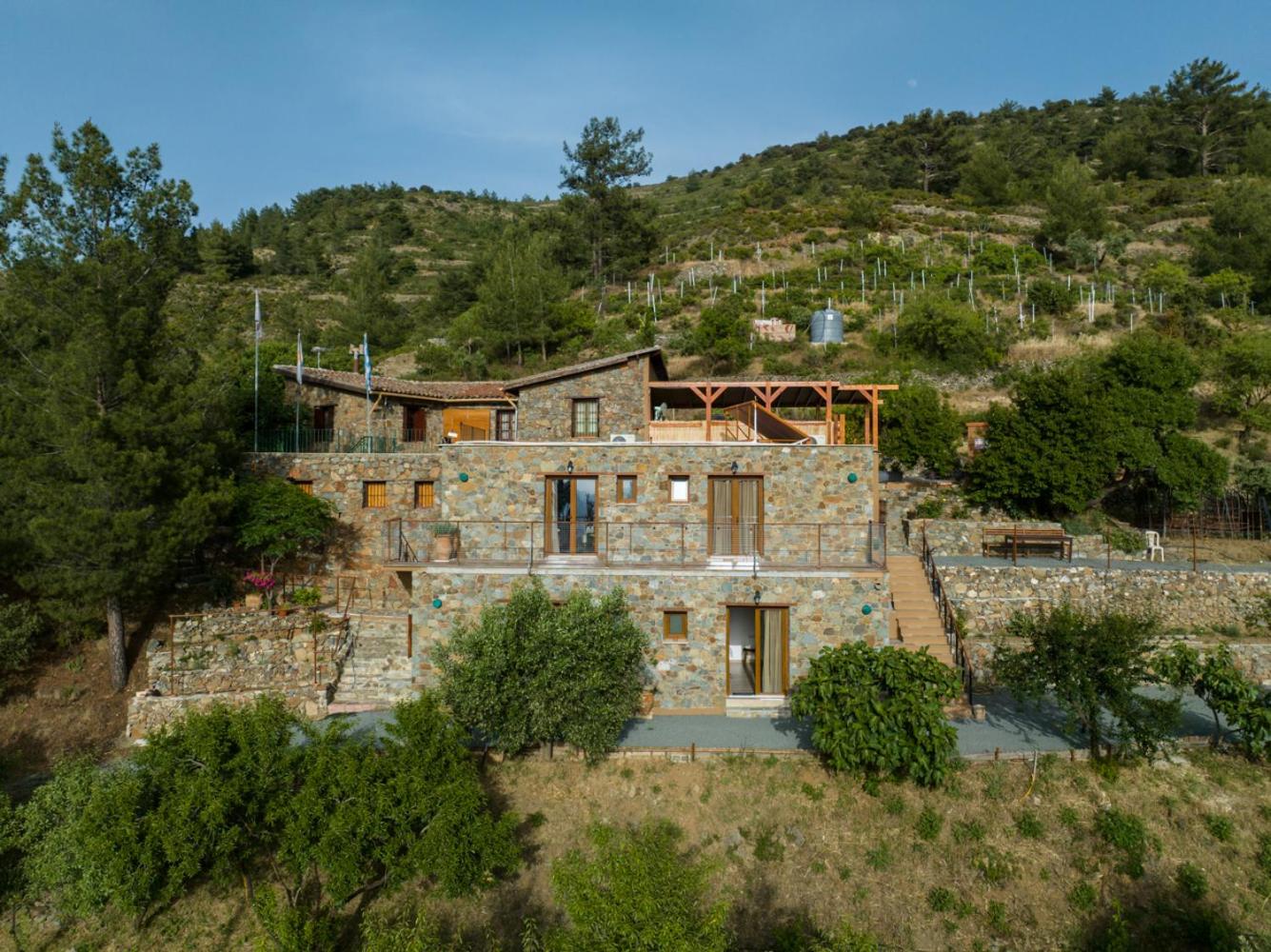 Fikardou Chalets